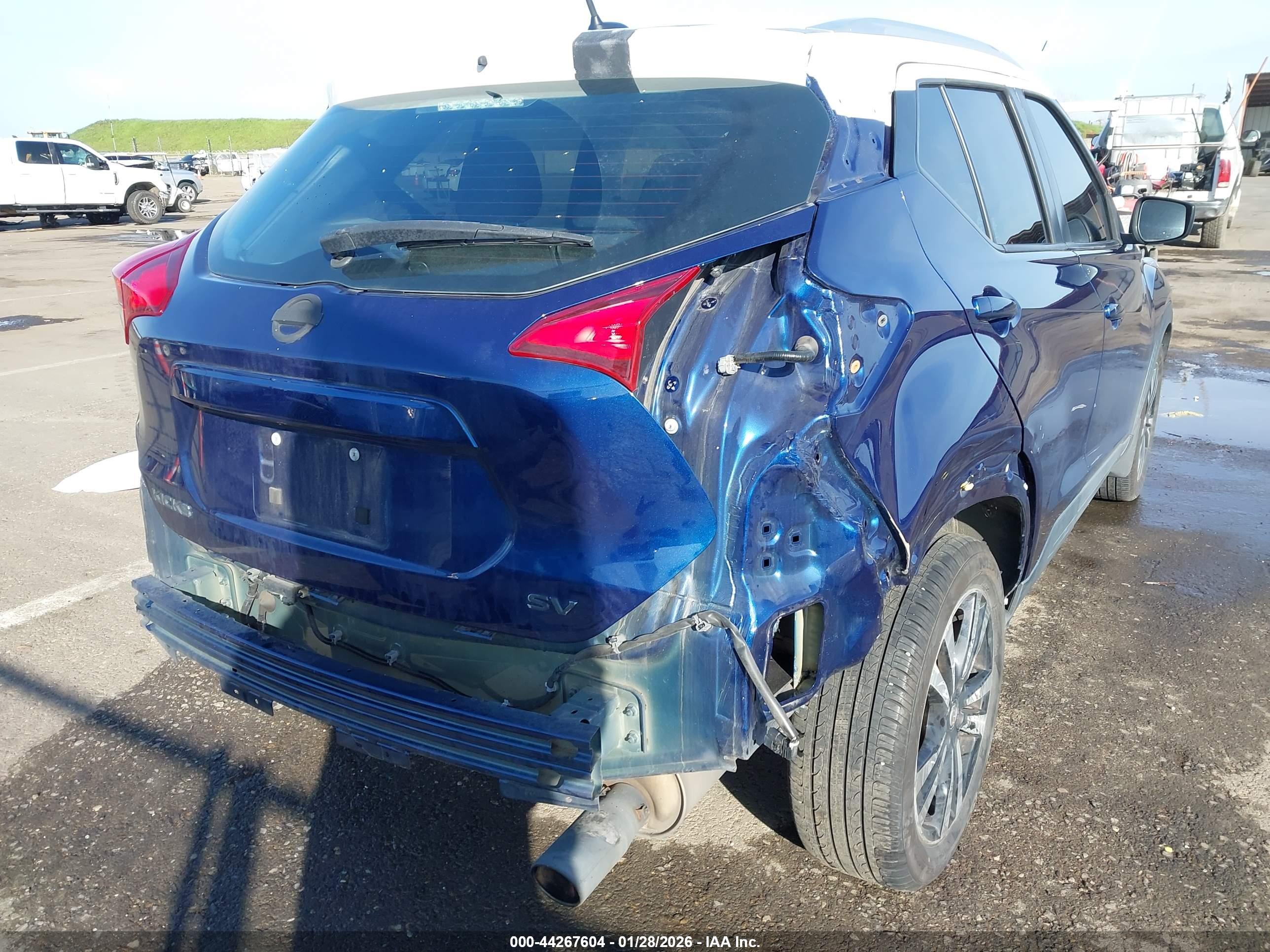 NISSAN KICKS image 6