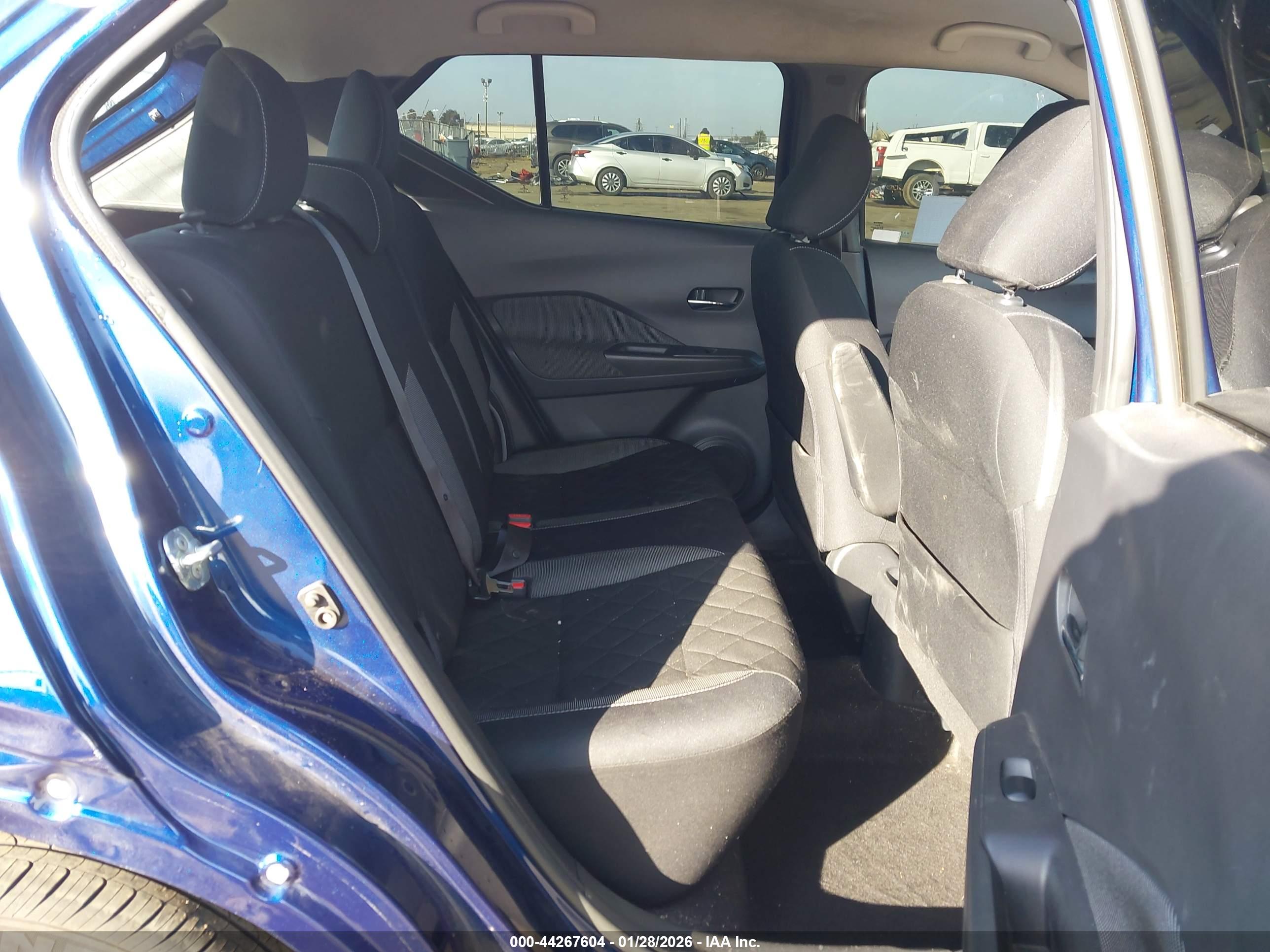 NISSAN KICKS image 8