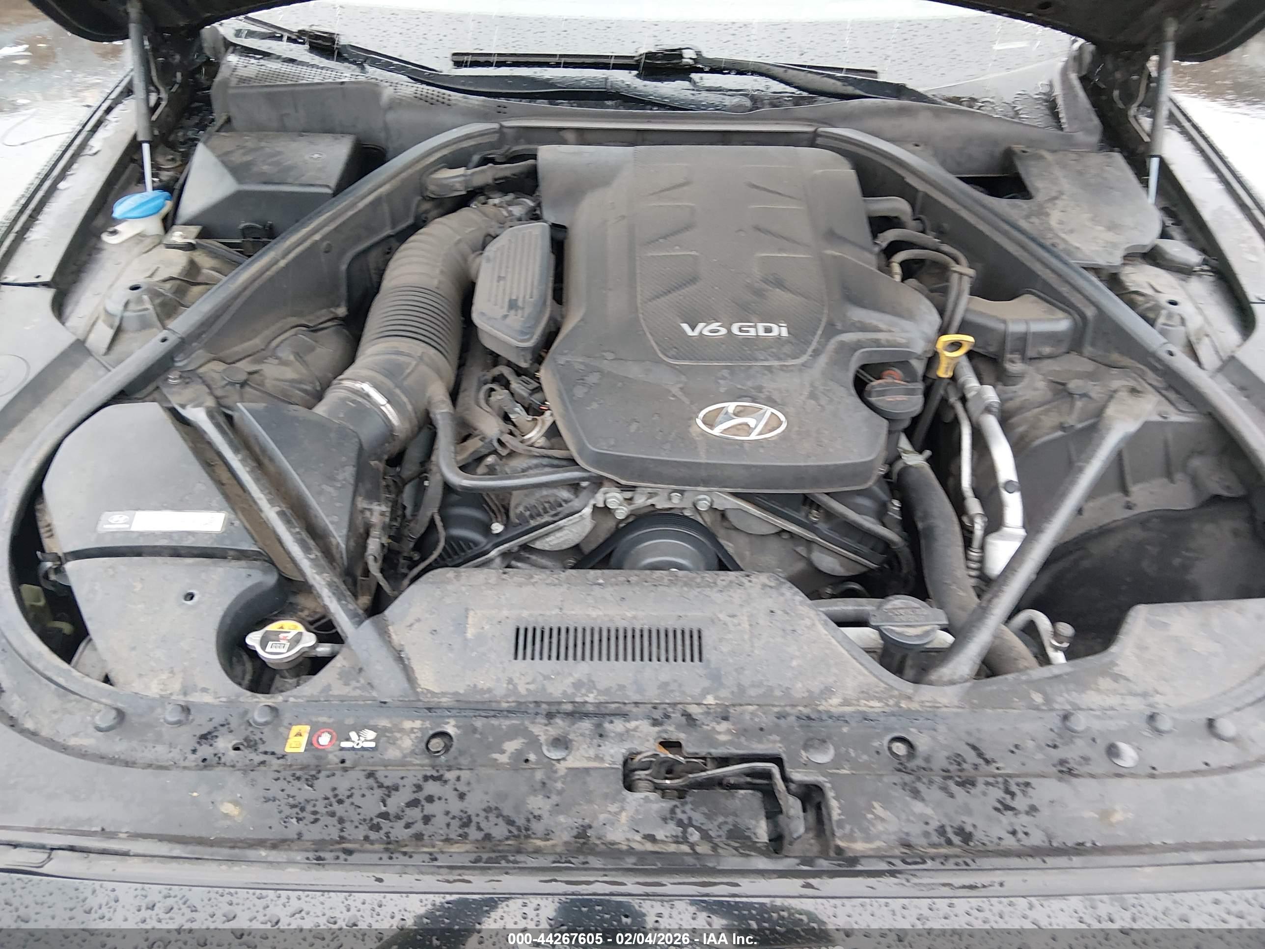 HYUNDAI GENESIS image 10