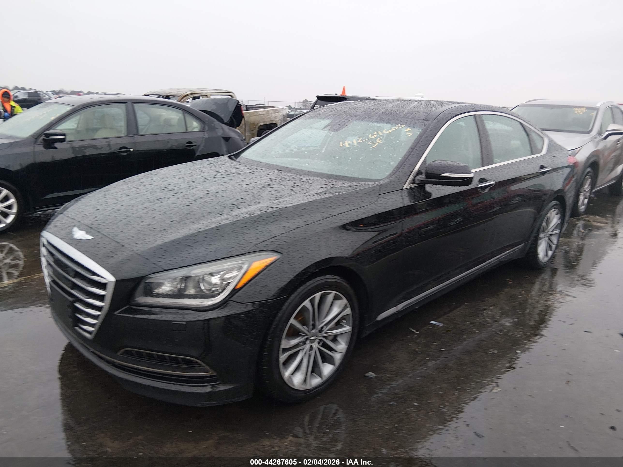 HYUNDAI GENESIS image 2