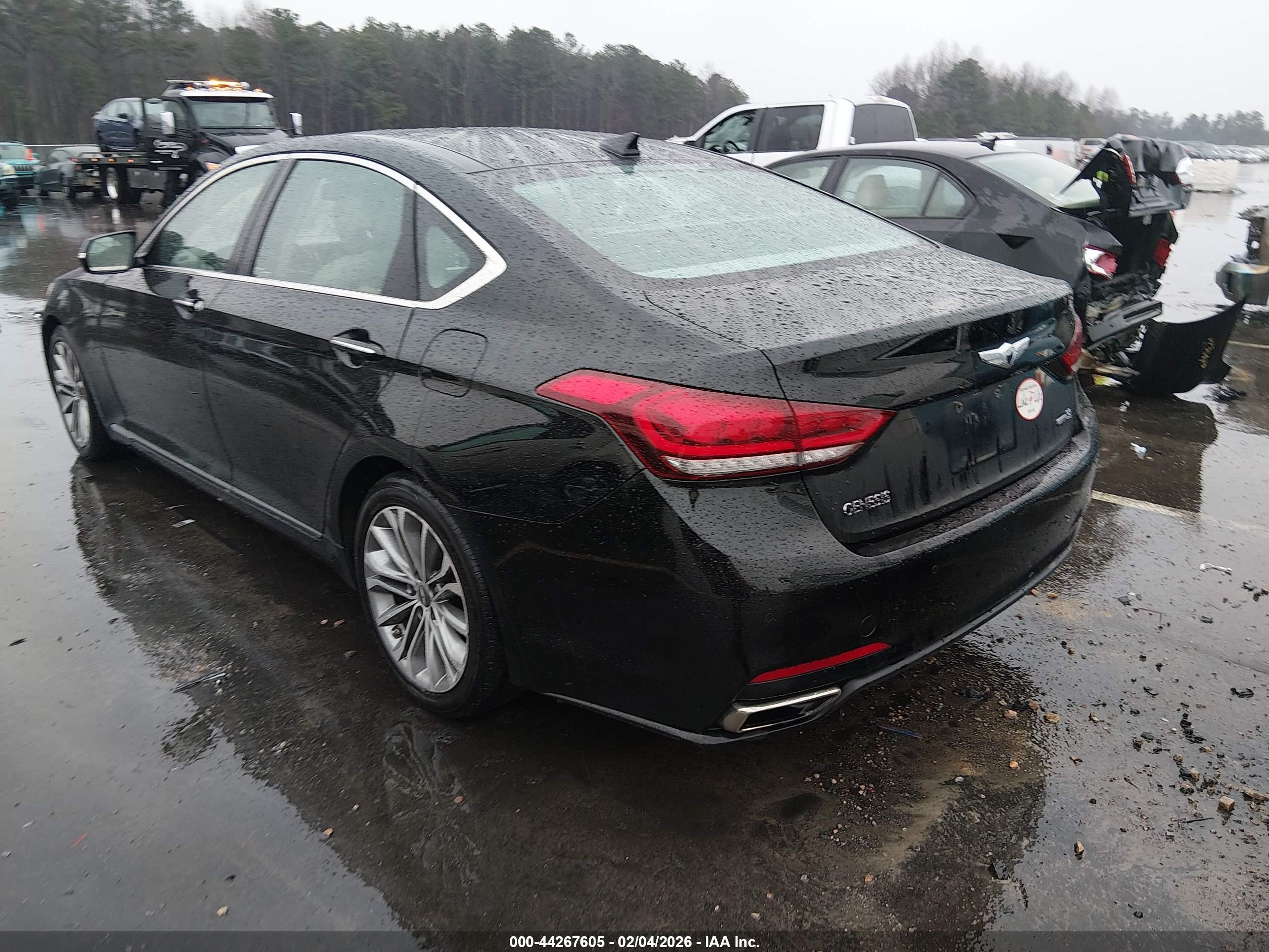 HYUNDAI GENESIS image 3