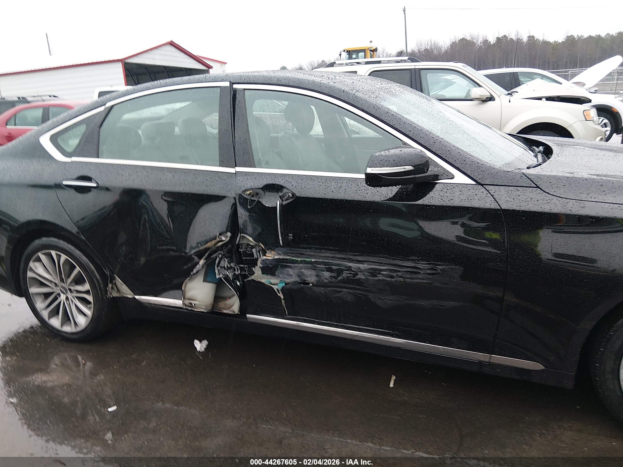 HYUNDAI GENESIS image 6