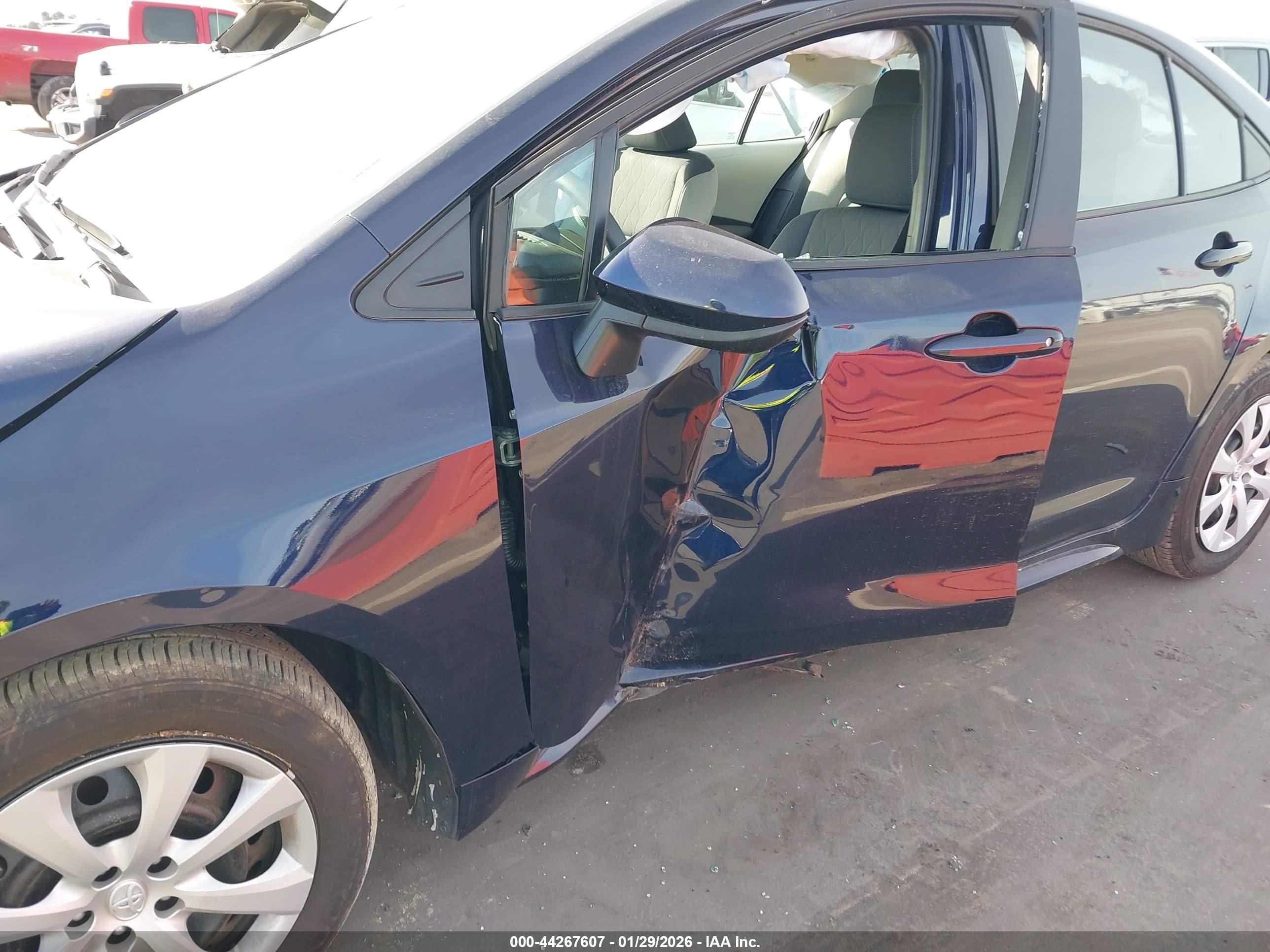 TOYOTA COROLLA image 6