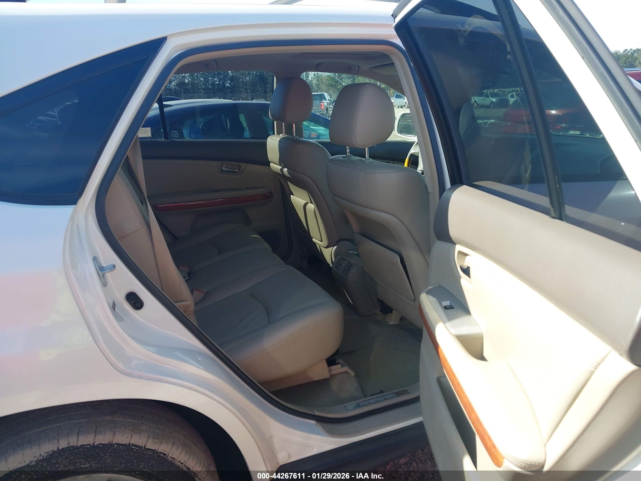 LEXUS RX image 8