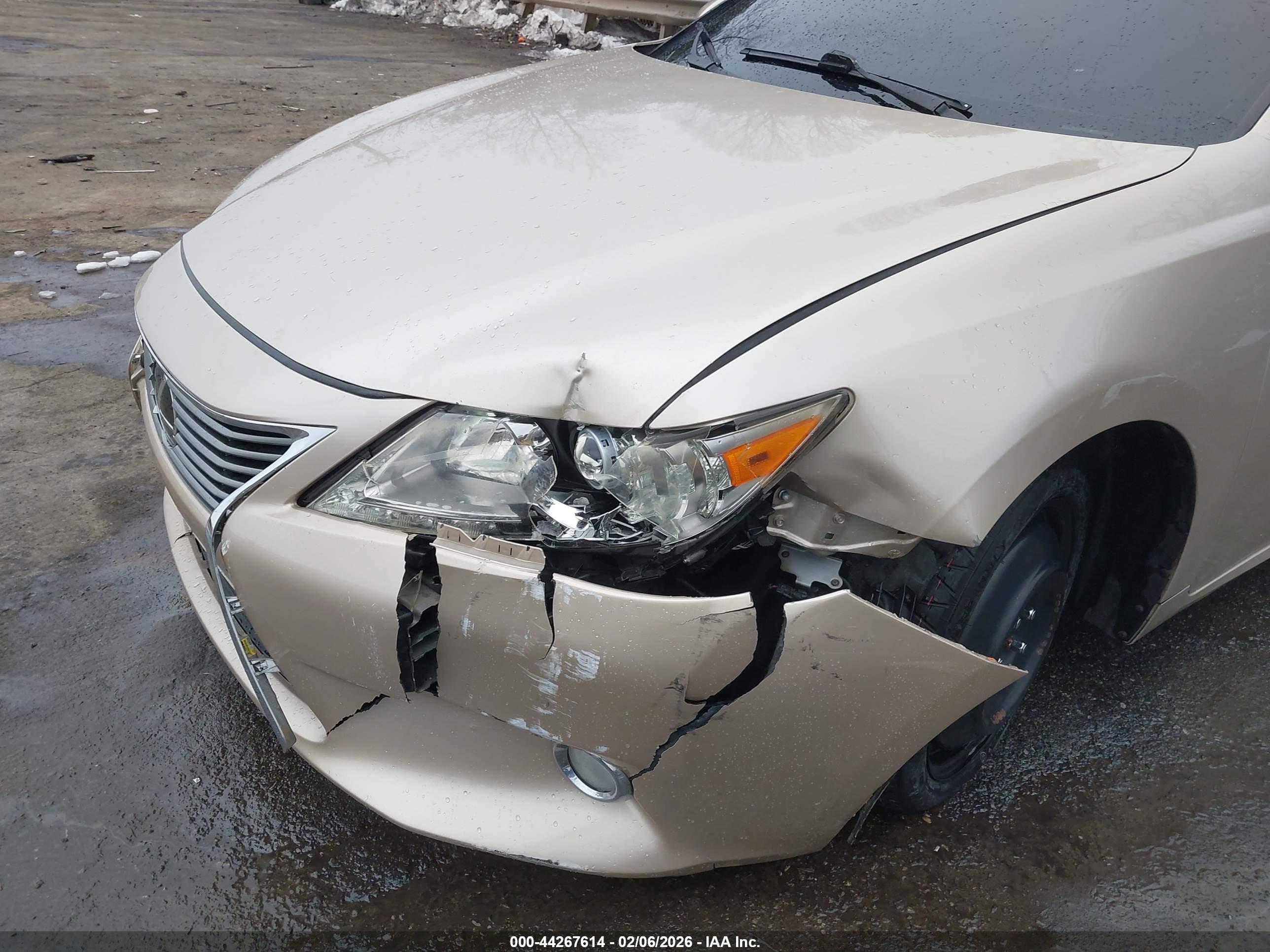 LEXUS ES image 6