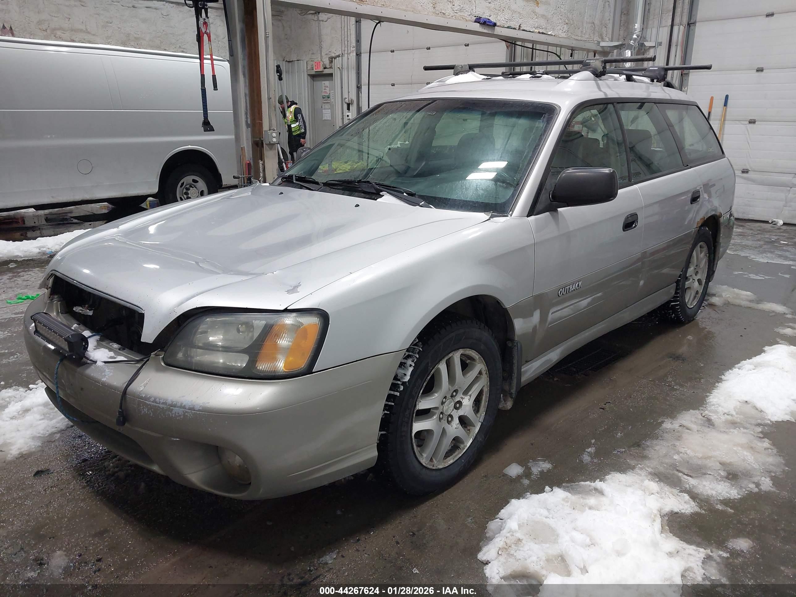 SUBARU OUTBACK image 2