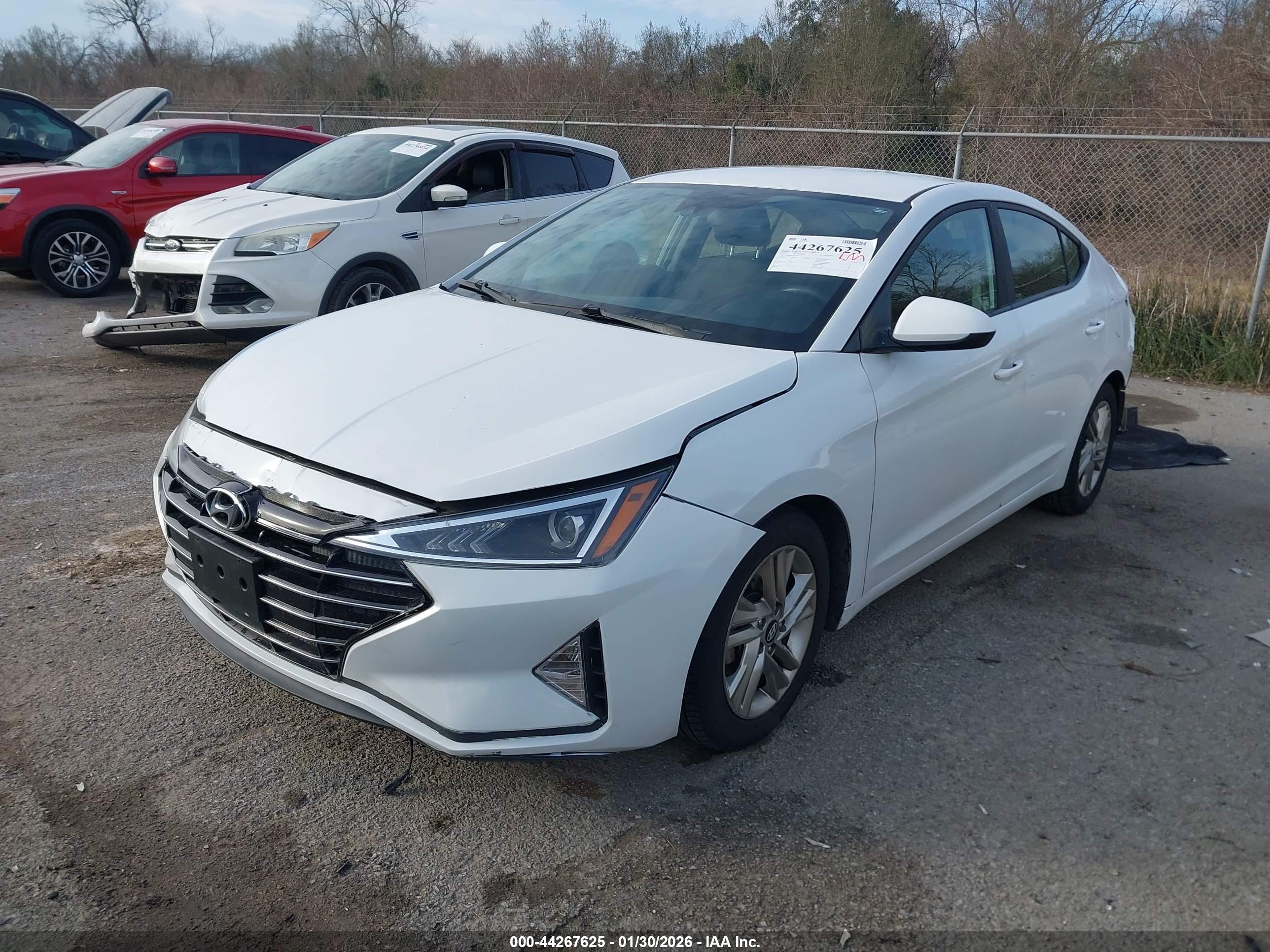 HYUNDAI ELANTRA image 2
