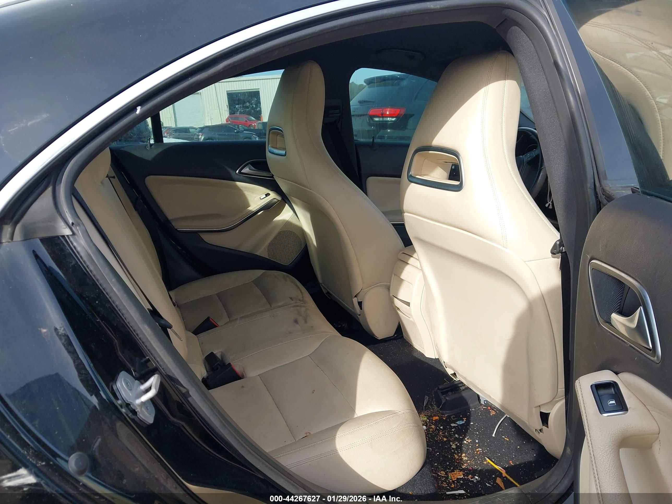 MERCEDES-BENZ CLA image 8
