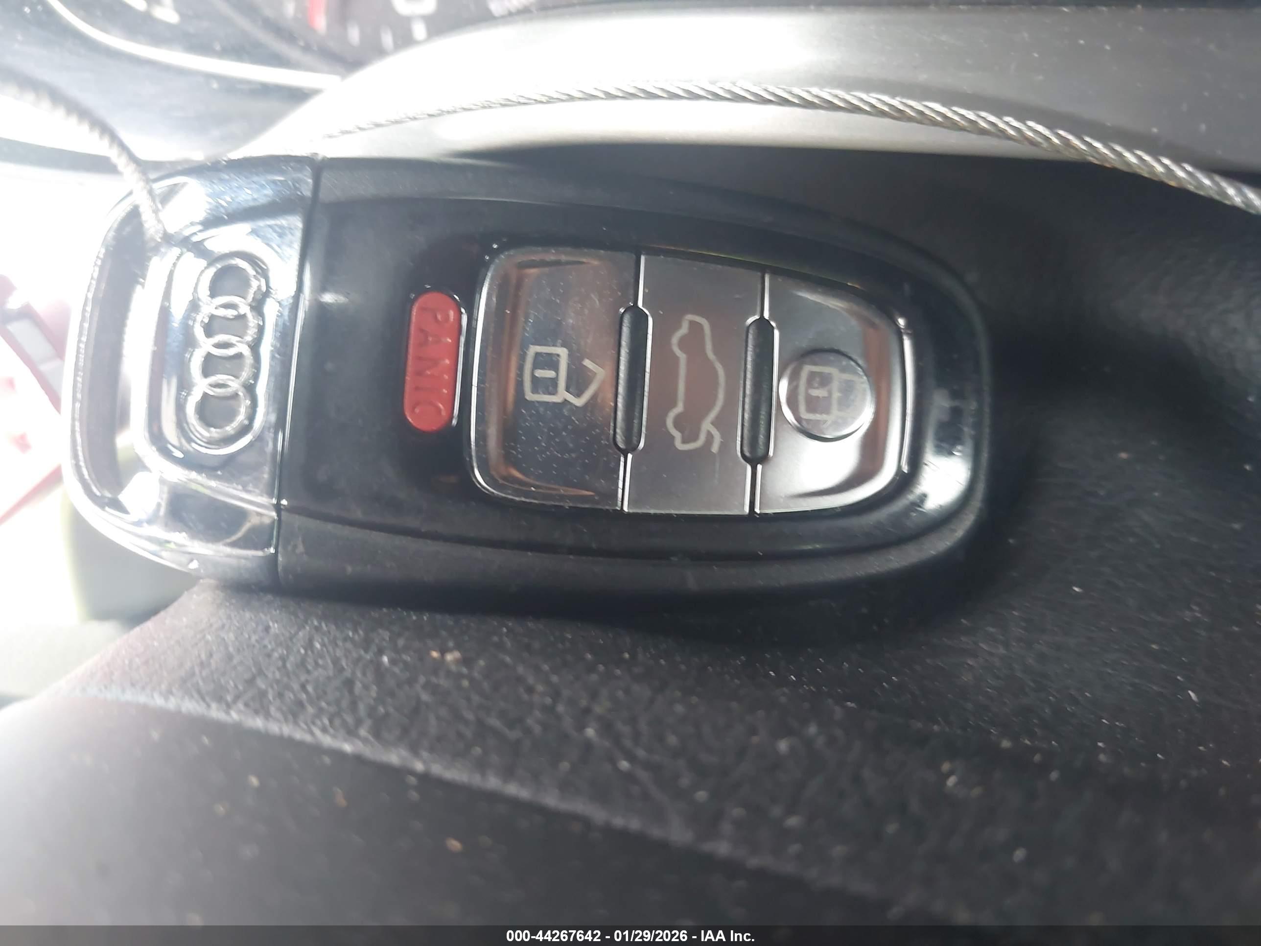 AUDI A8 image 11