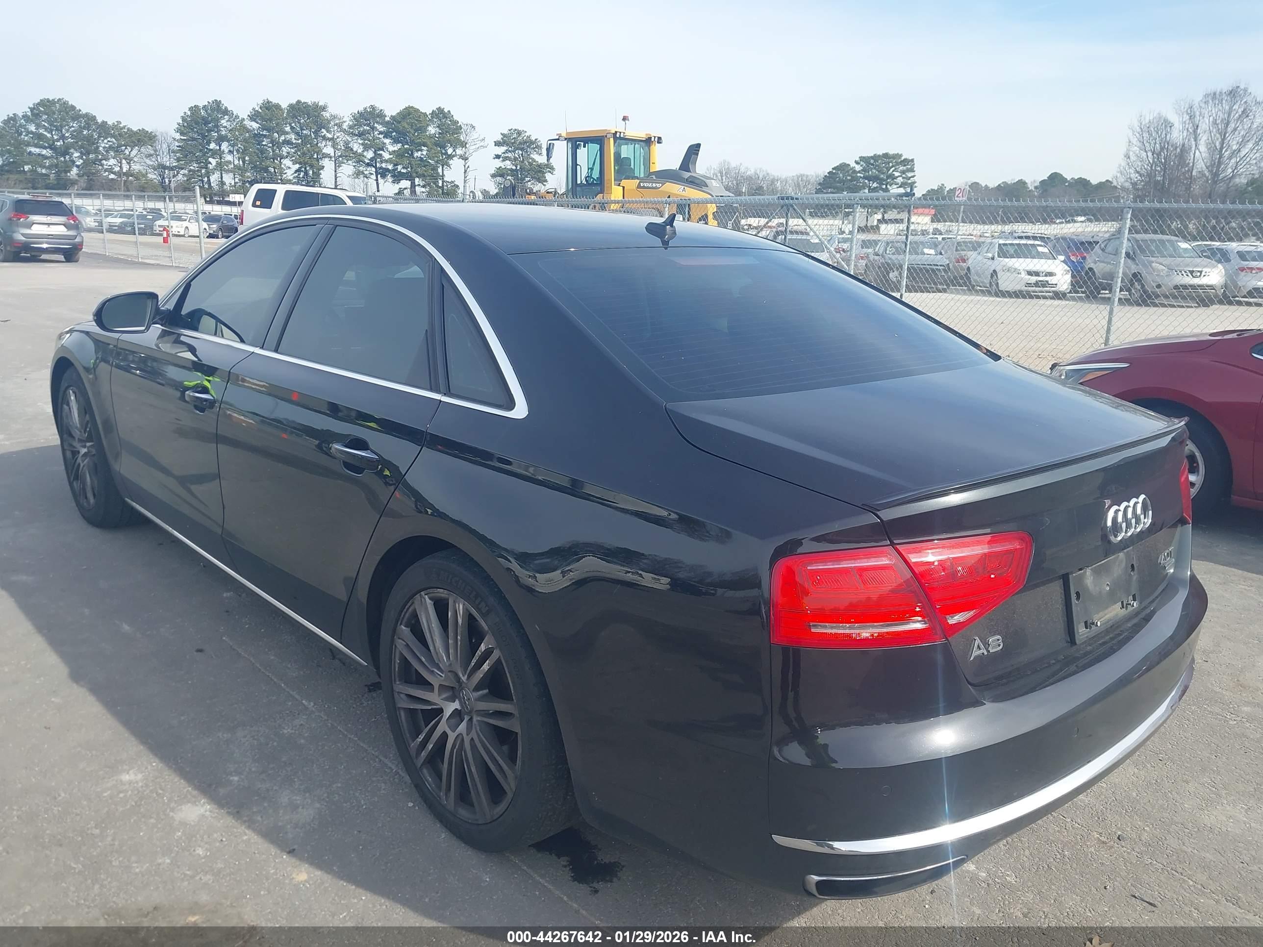 AUDI A8 image 3