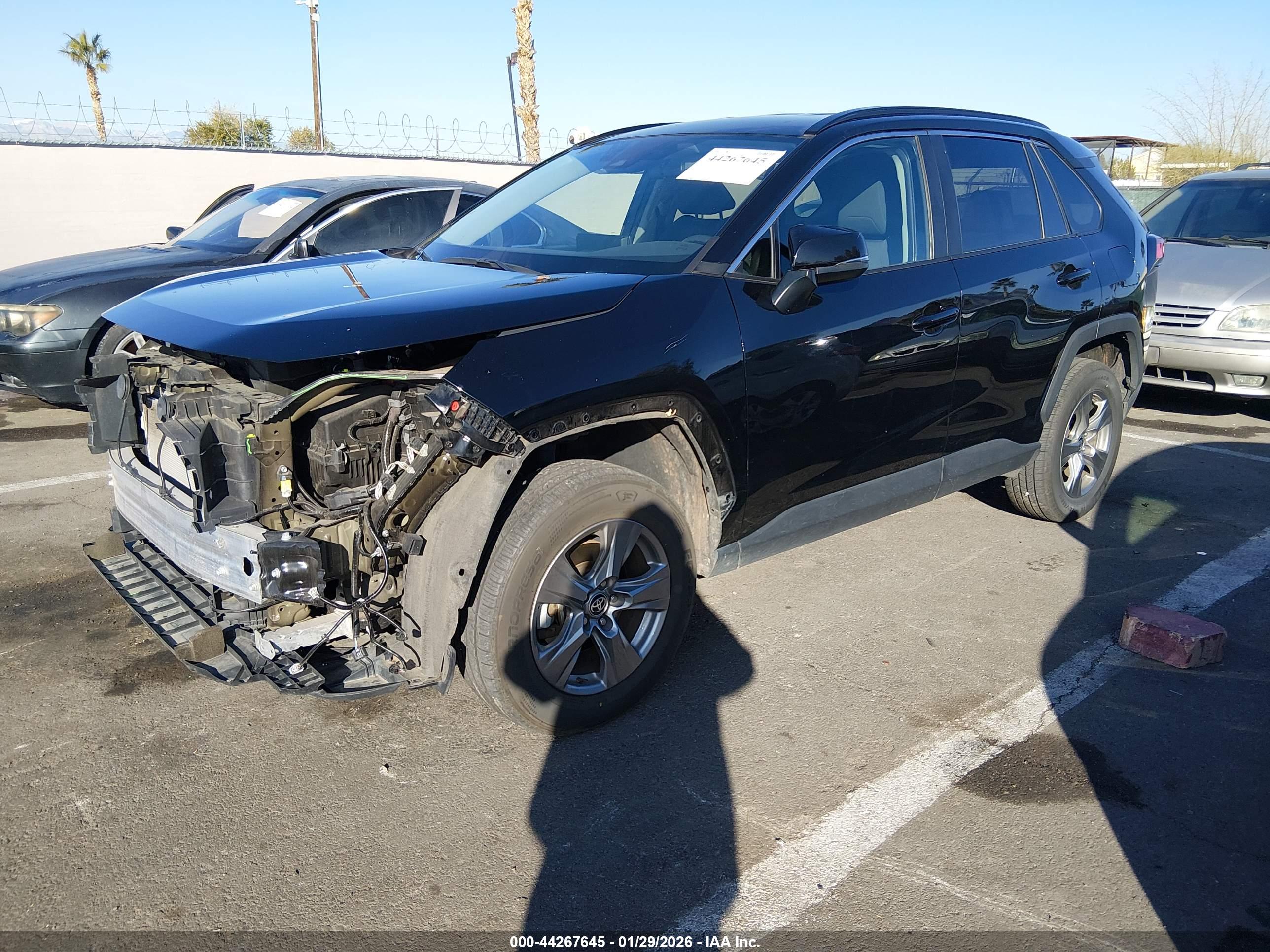 TOYOTA RAV4 image 2