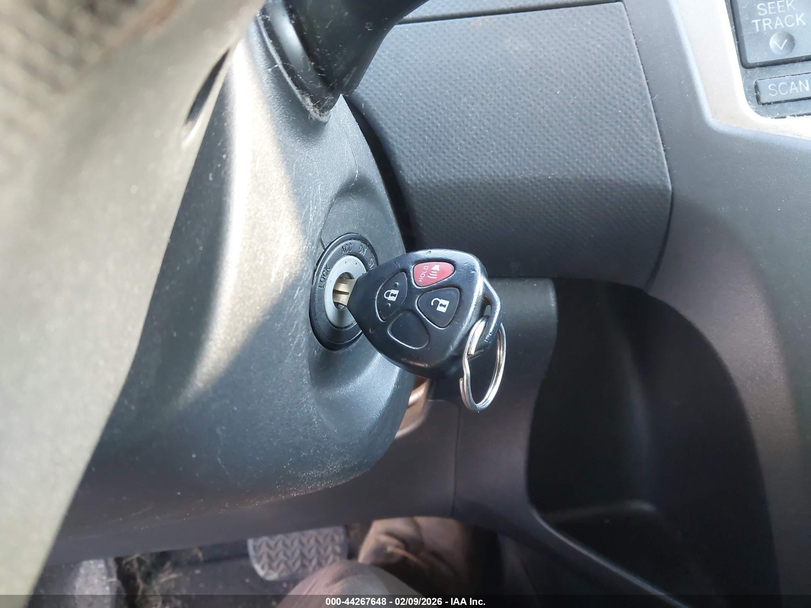 TOYOTA YARIS image 11