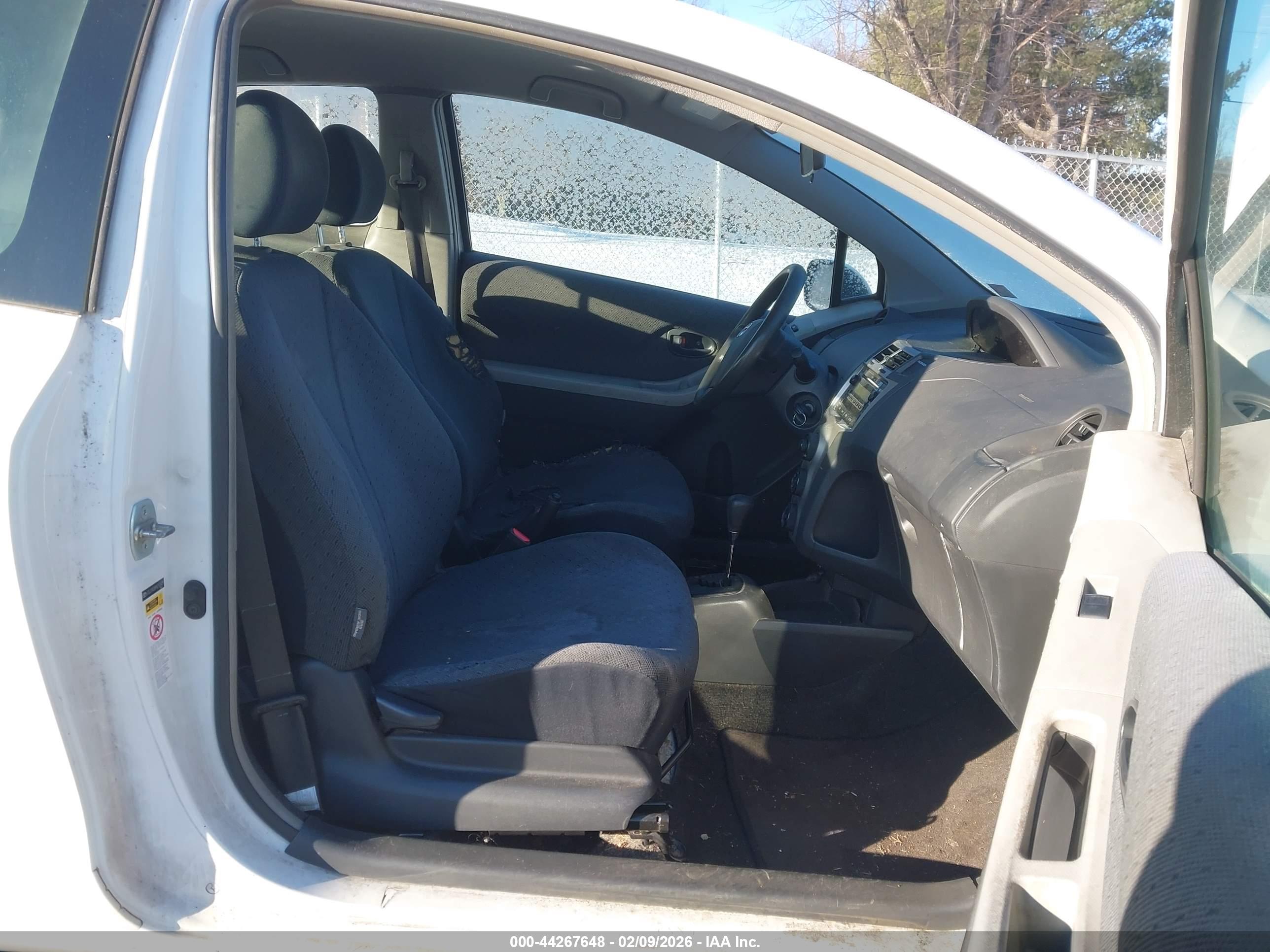 TOYOTA YARIS image 5
