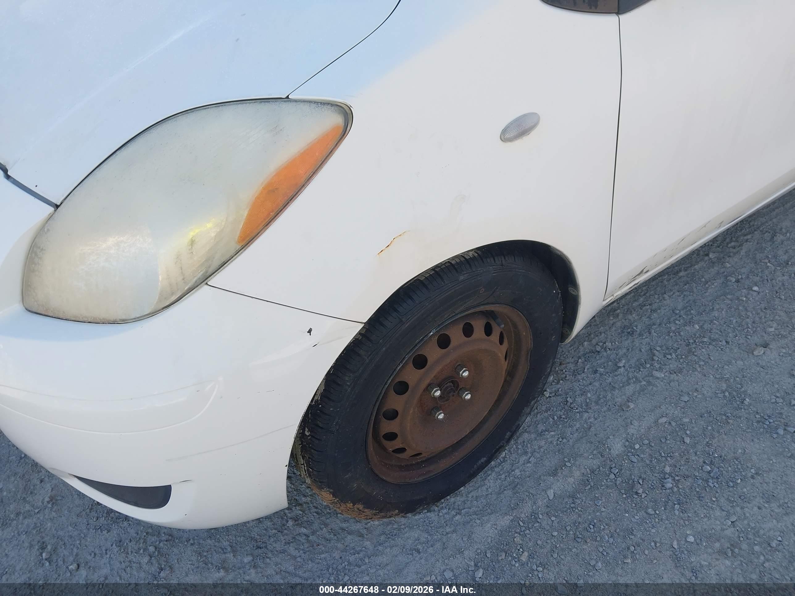TOYOTA YARIS image 6