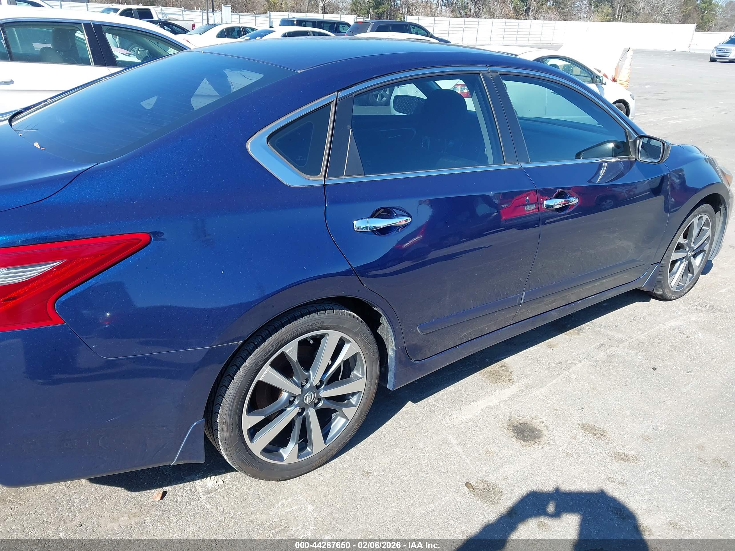 NISSAN ALTIMA image 4