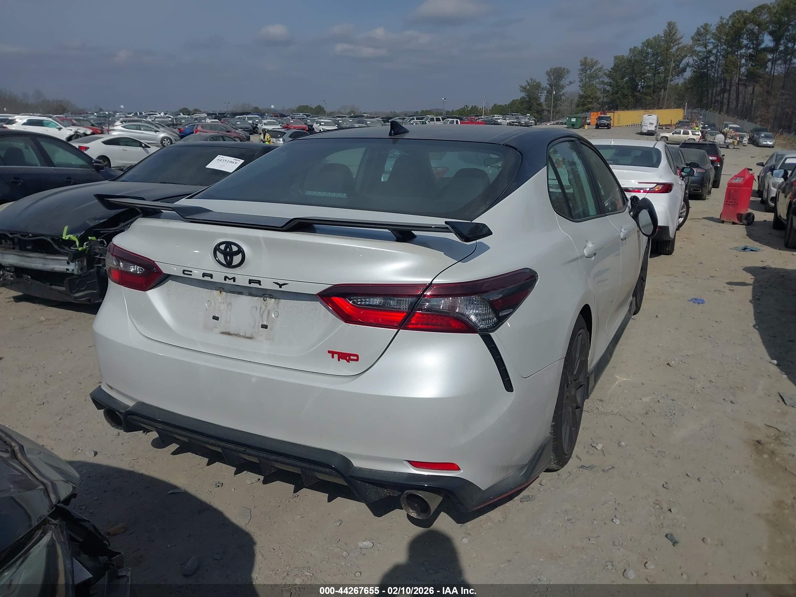 TOYOTA CAMRY image 4