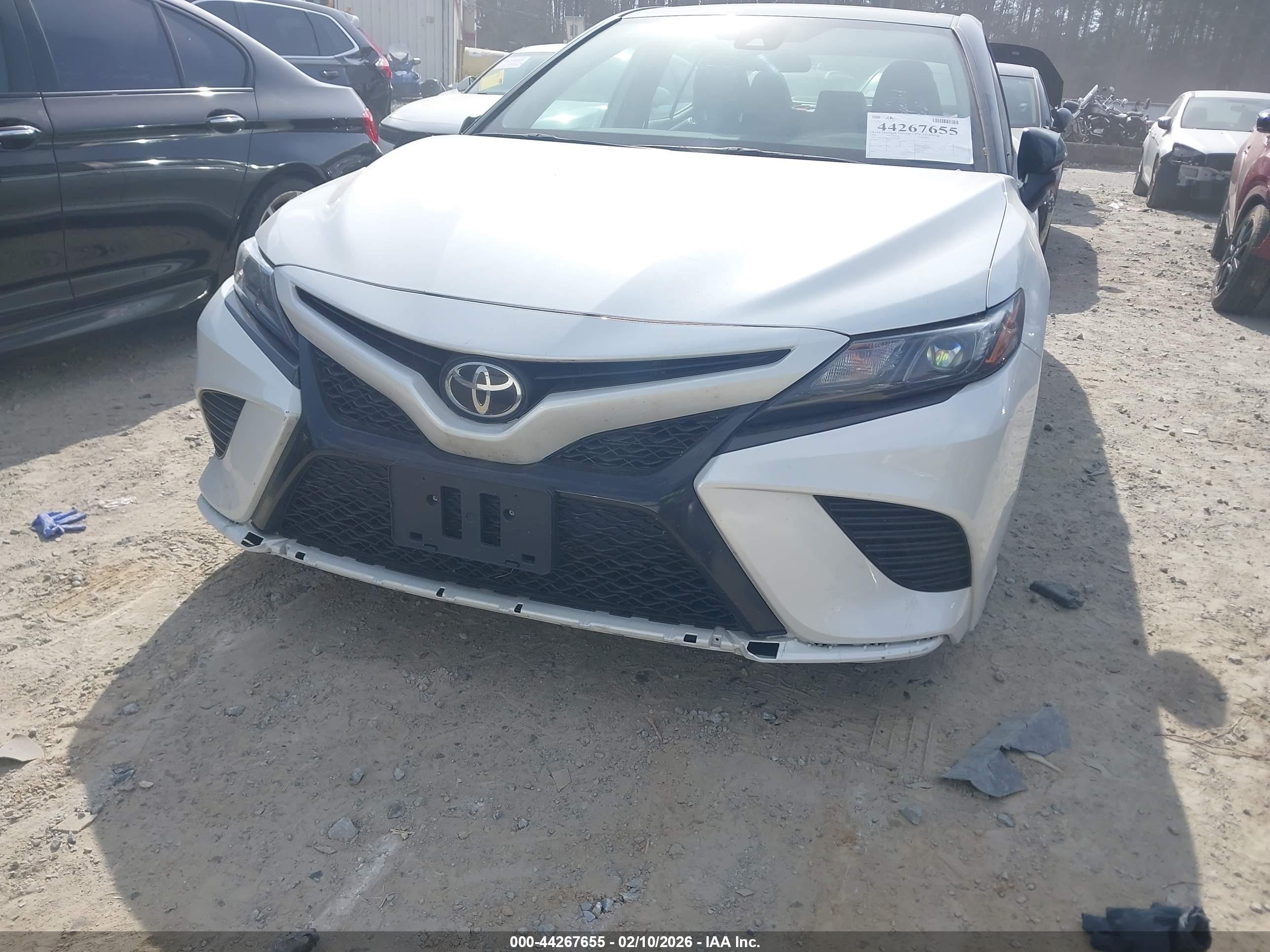 TOYOTA CAMRY image 6