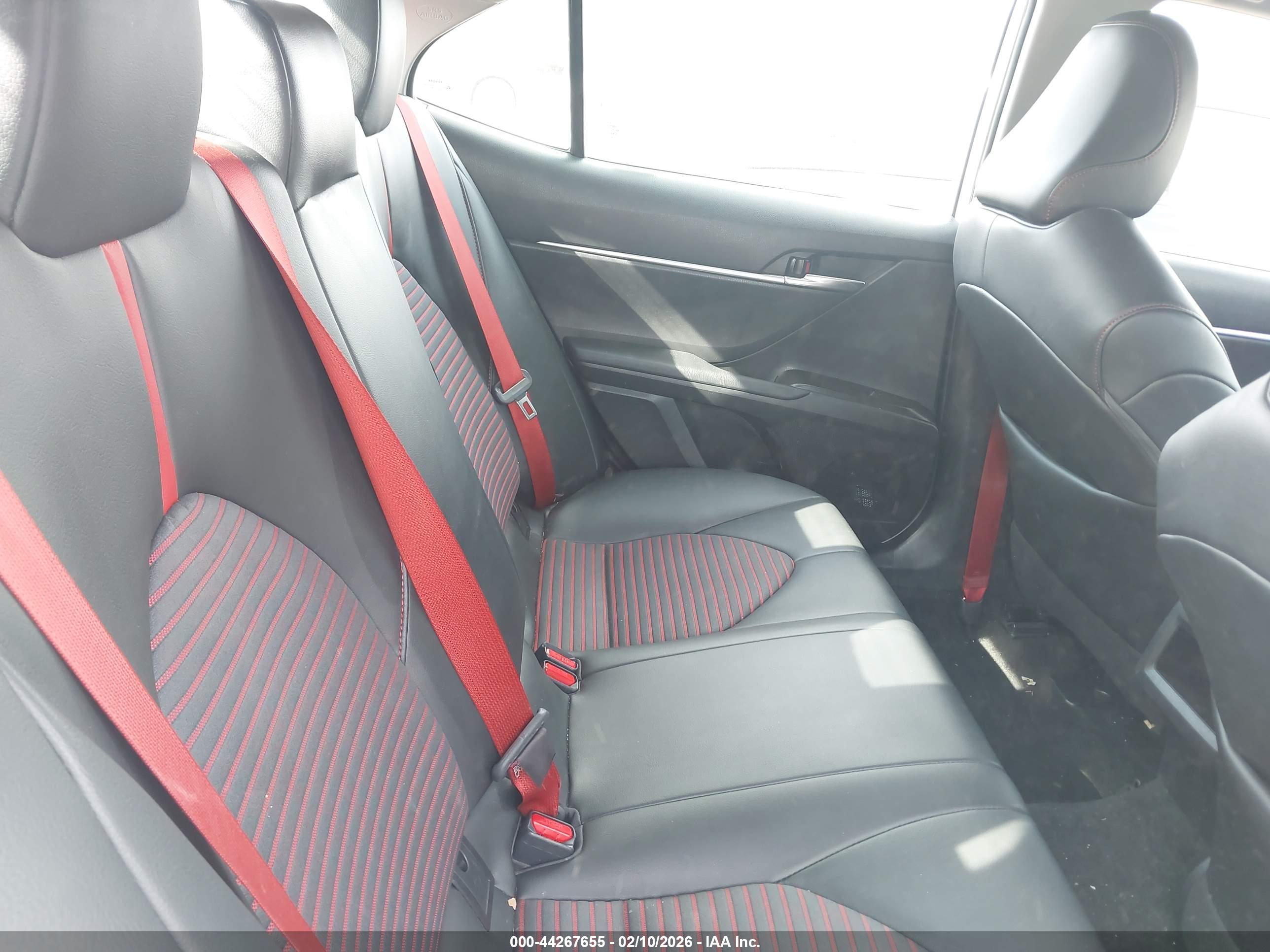 TOYOTA CAMRY image 8