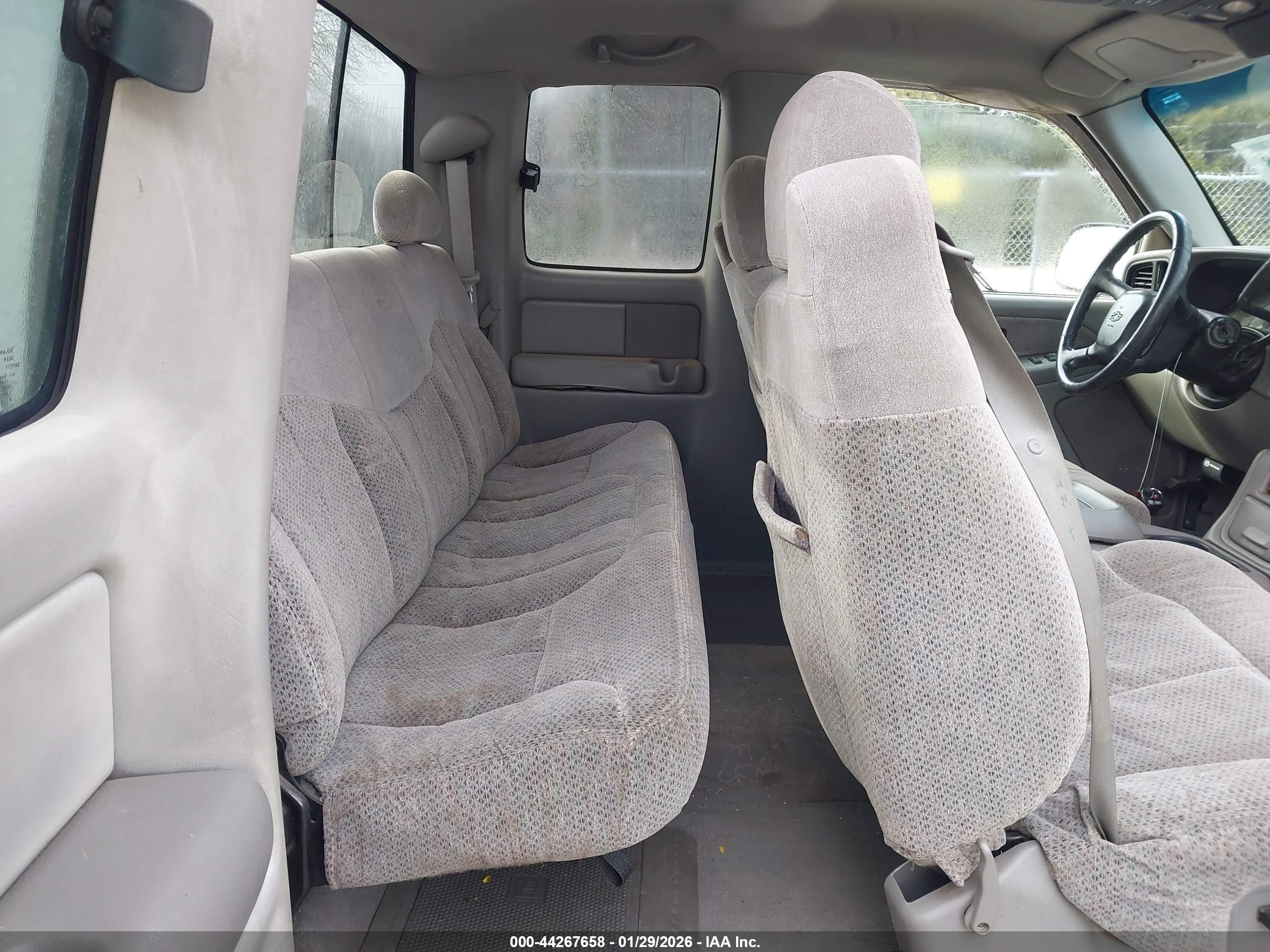 CHEVROLET SILVERADO image 8