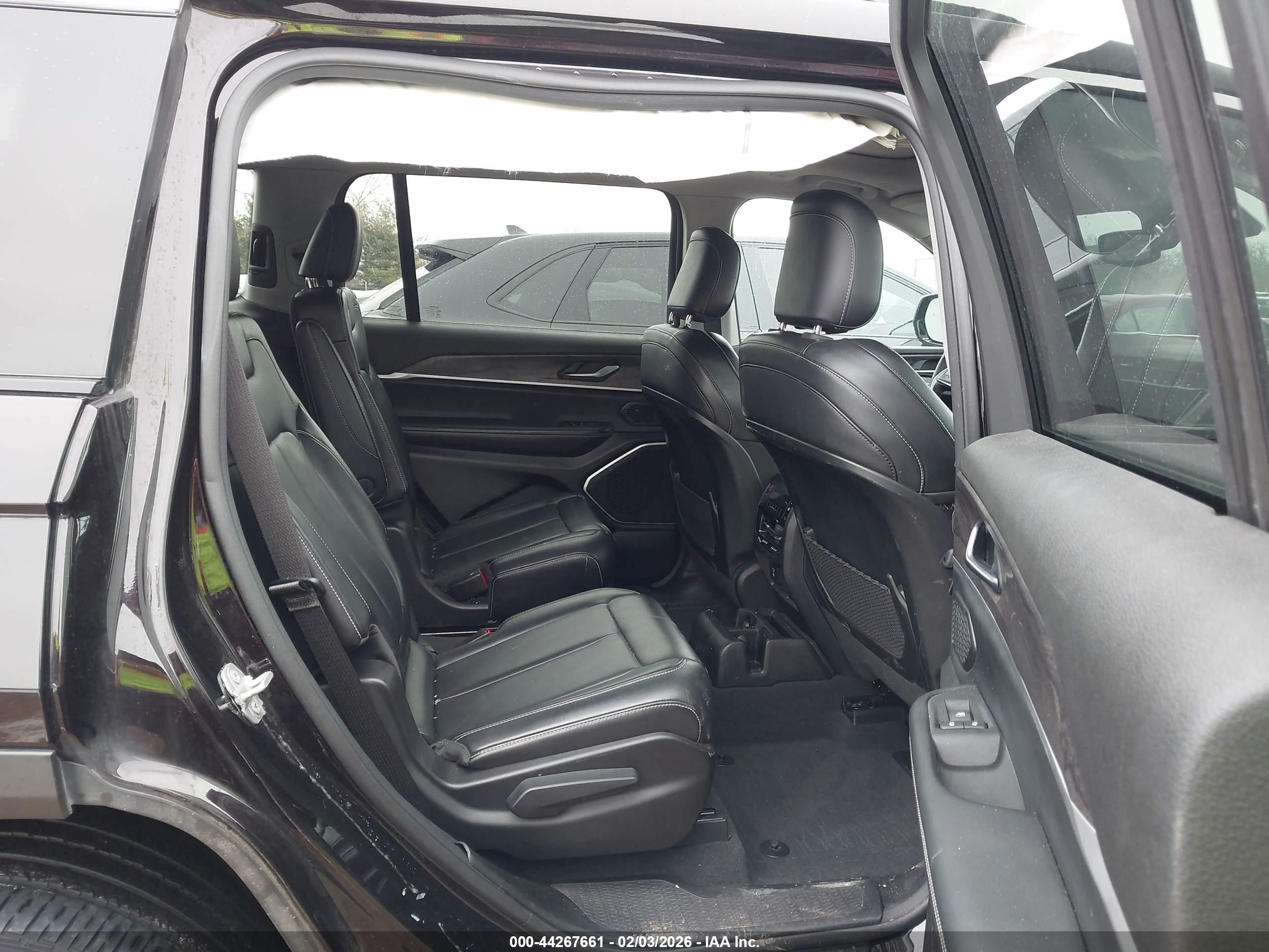 JEEP GRAND image 8