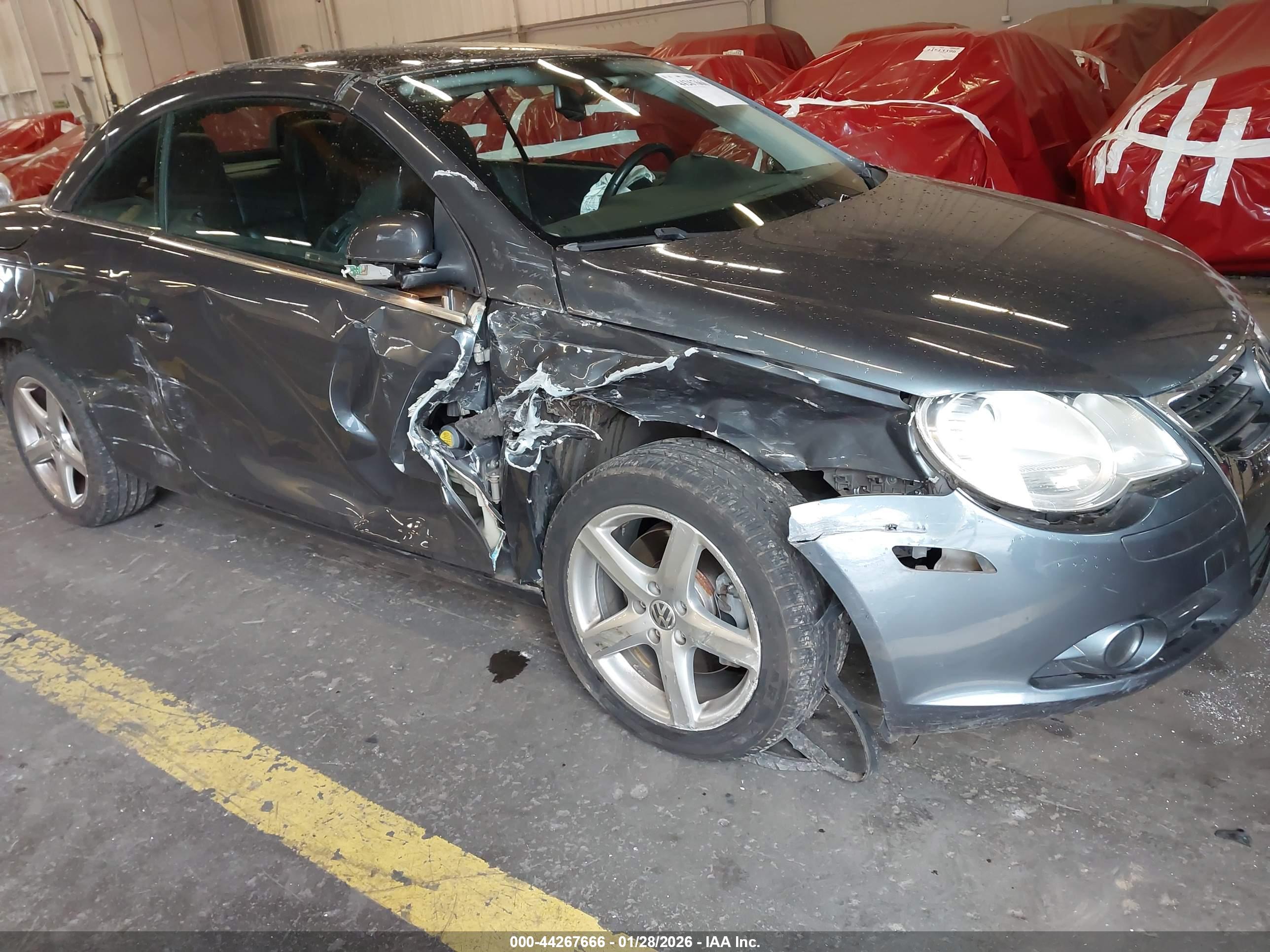 VOLKSWAGEN EOS image 6