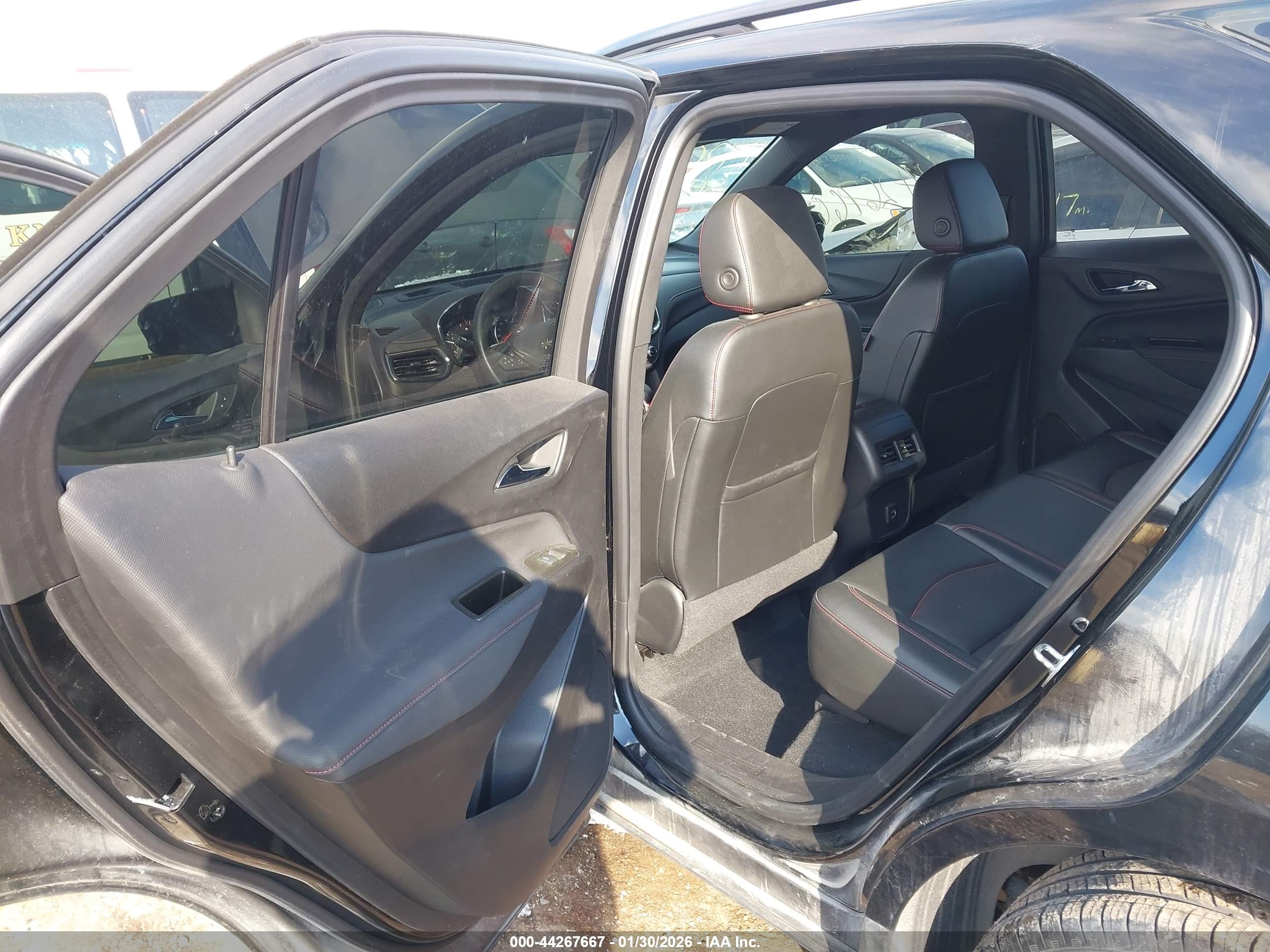 CHEVROLET EQUINOX image 8