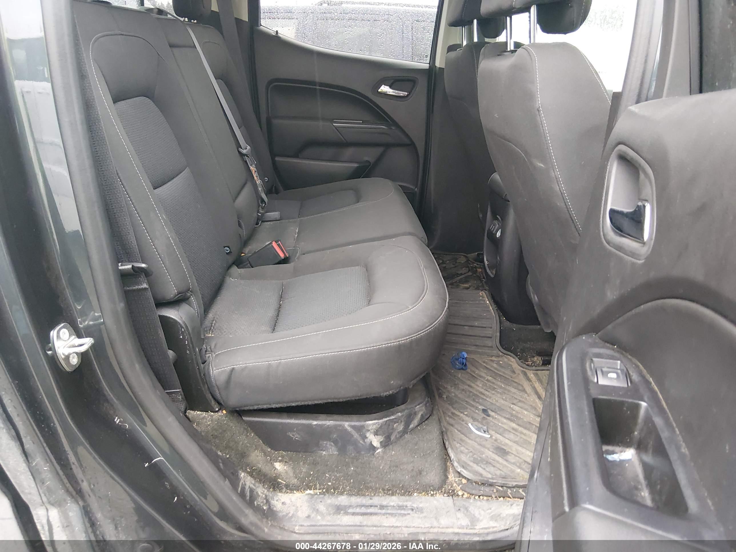 CHEVROLET COLORADO image 8
