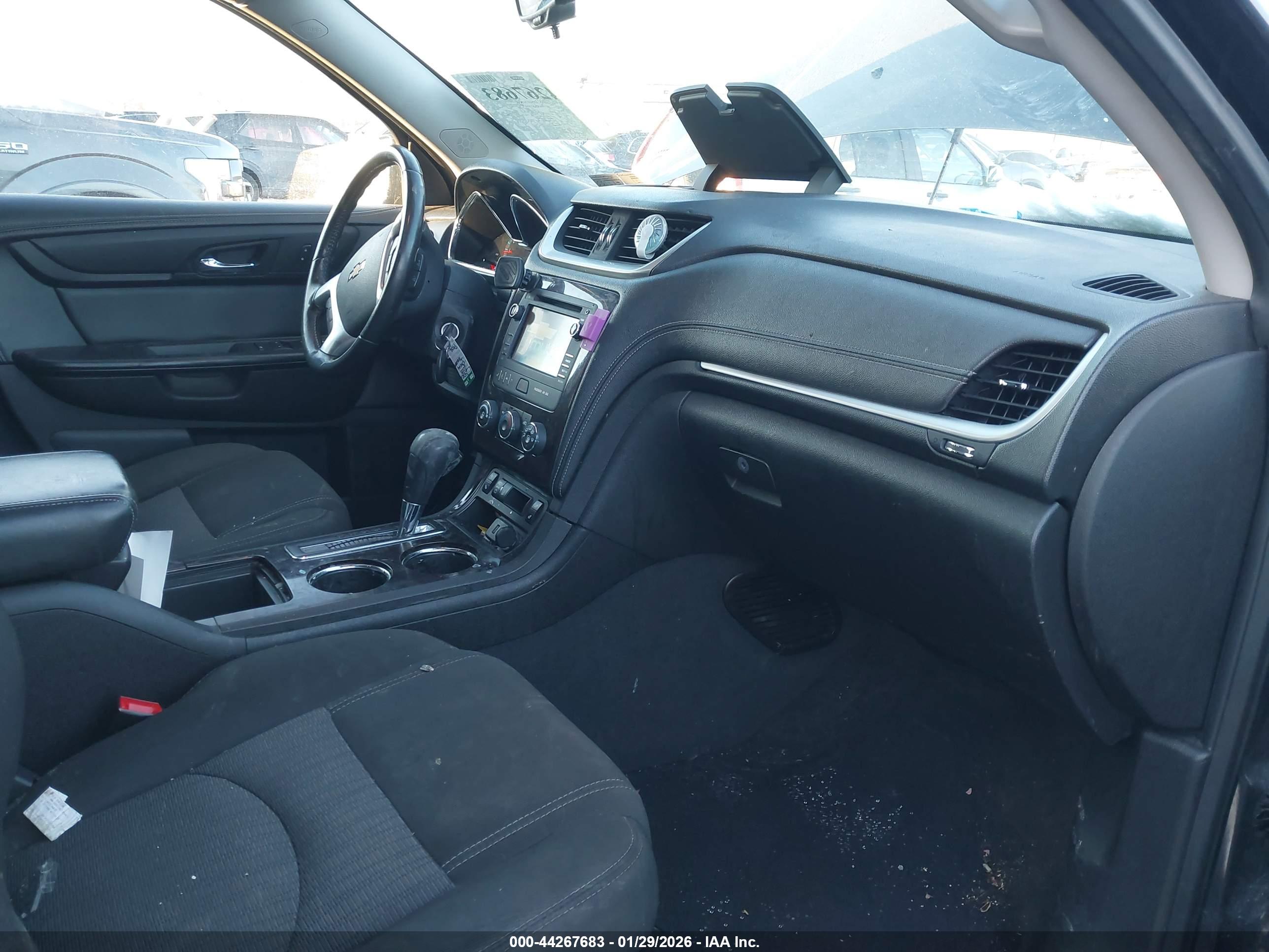 CHEVROLET TRAVERSE image 5