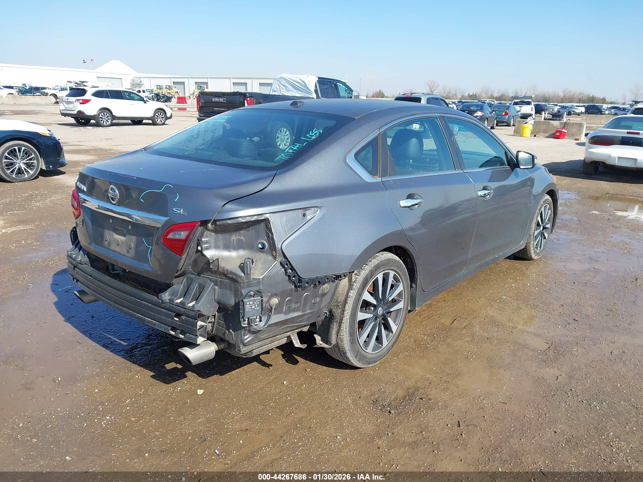 NISSAN ALTIMA image 4