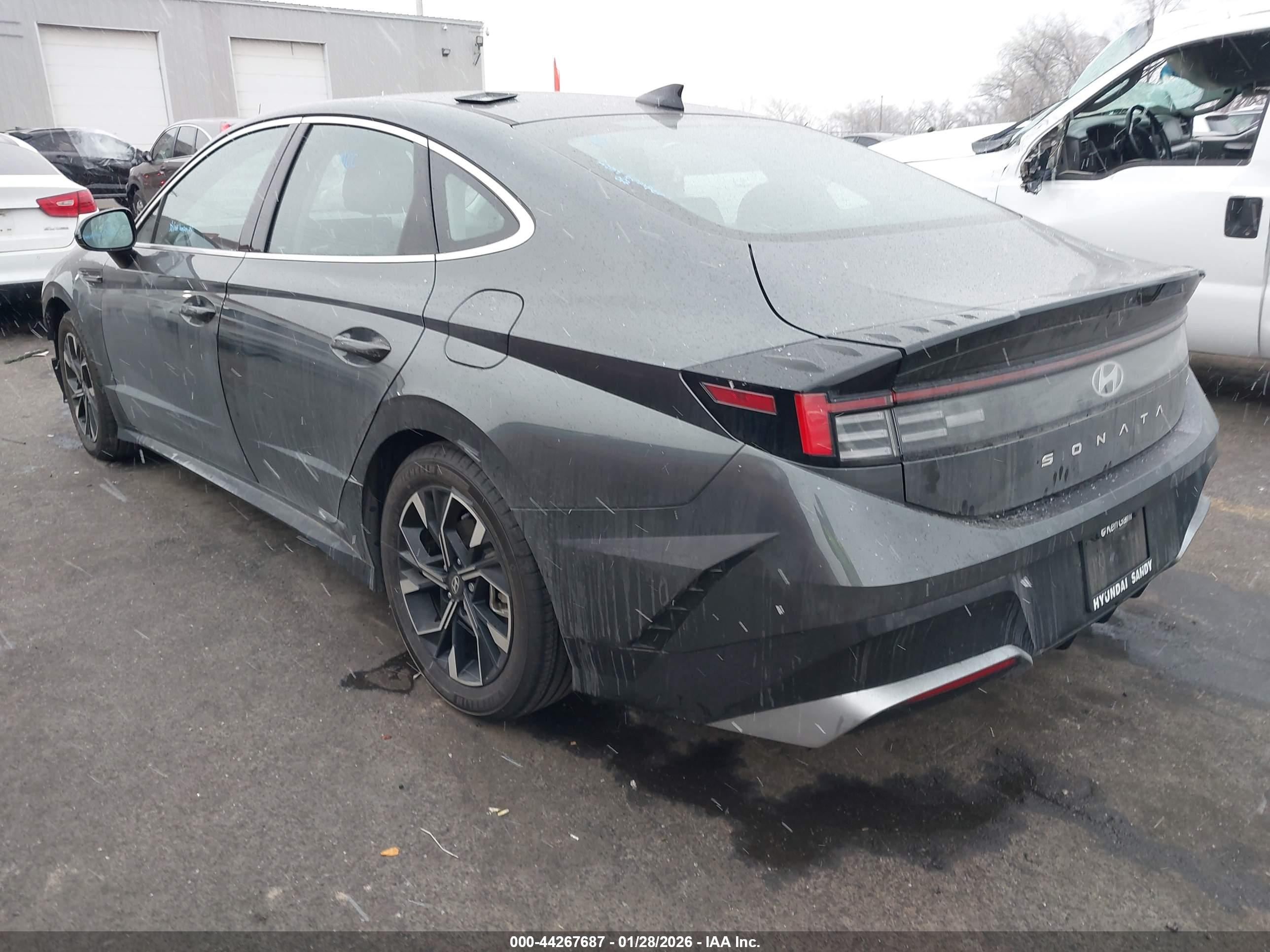 HYUNDAI SONATA image 3