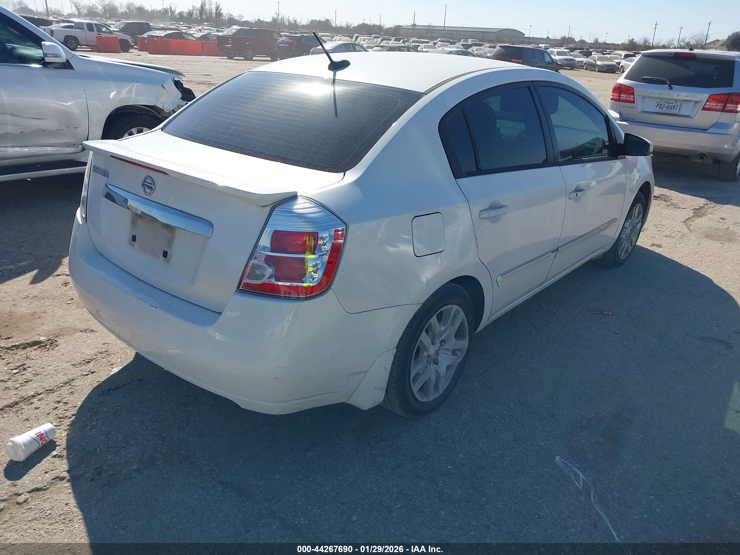 NISSAN SENTRA image 4