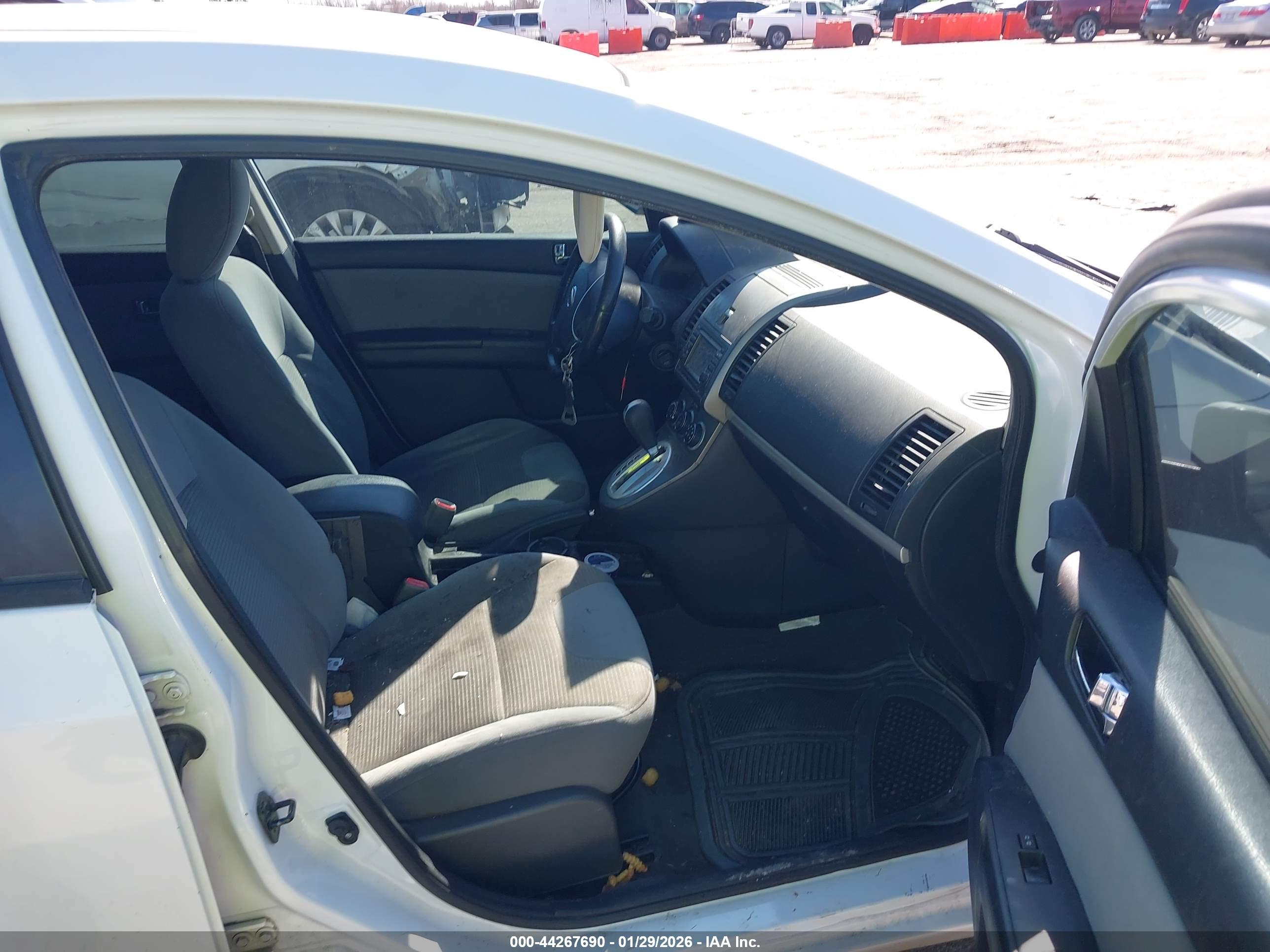NISSAN SENTRA image 5