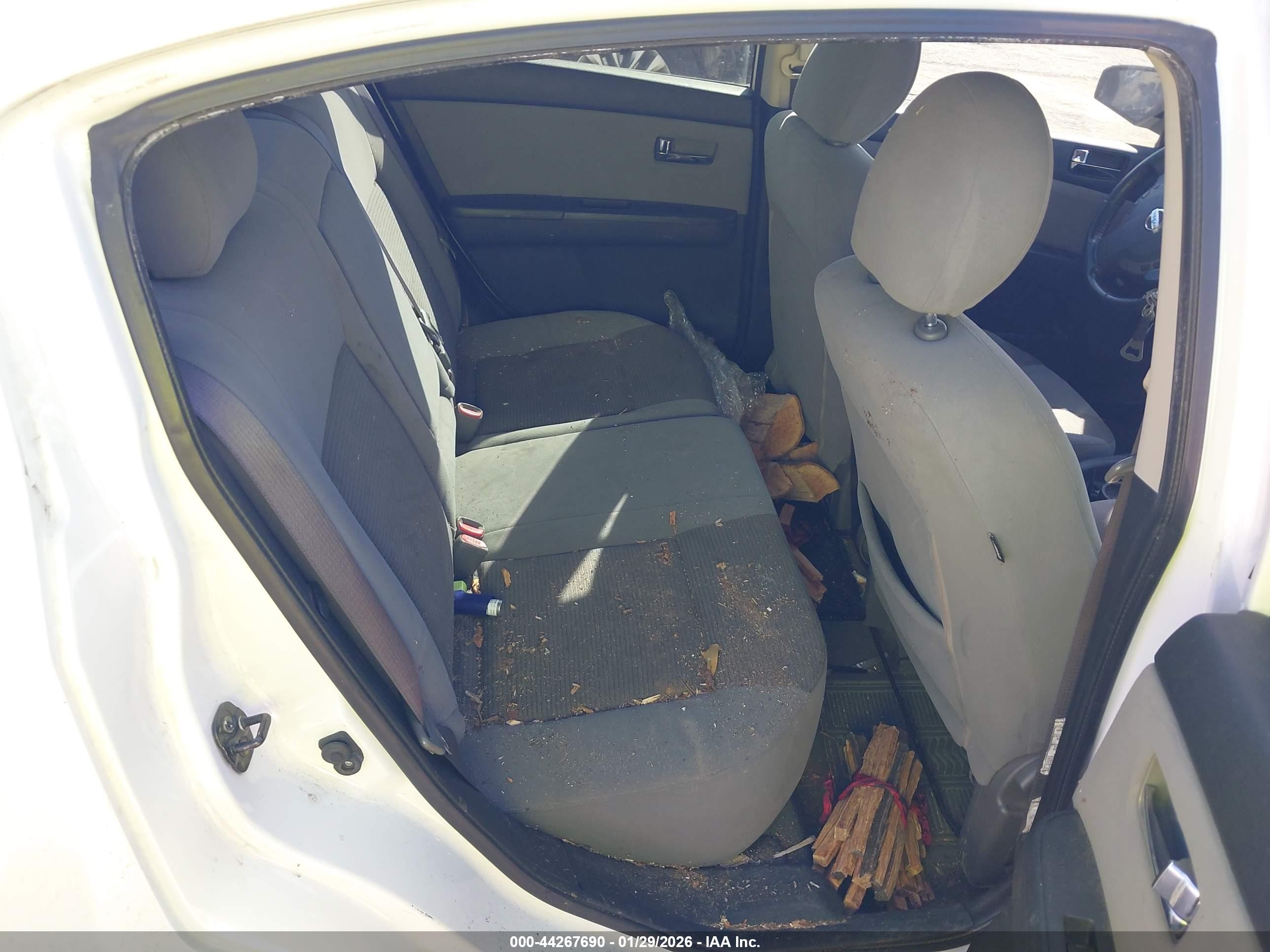 NISSAN SENTRA image 8