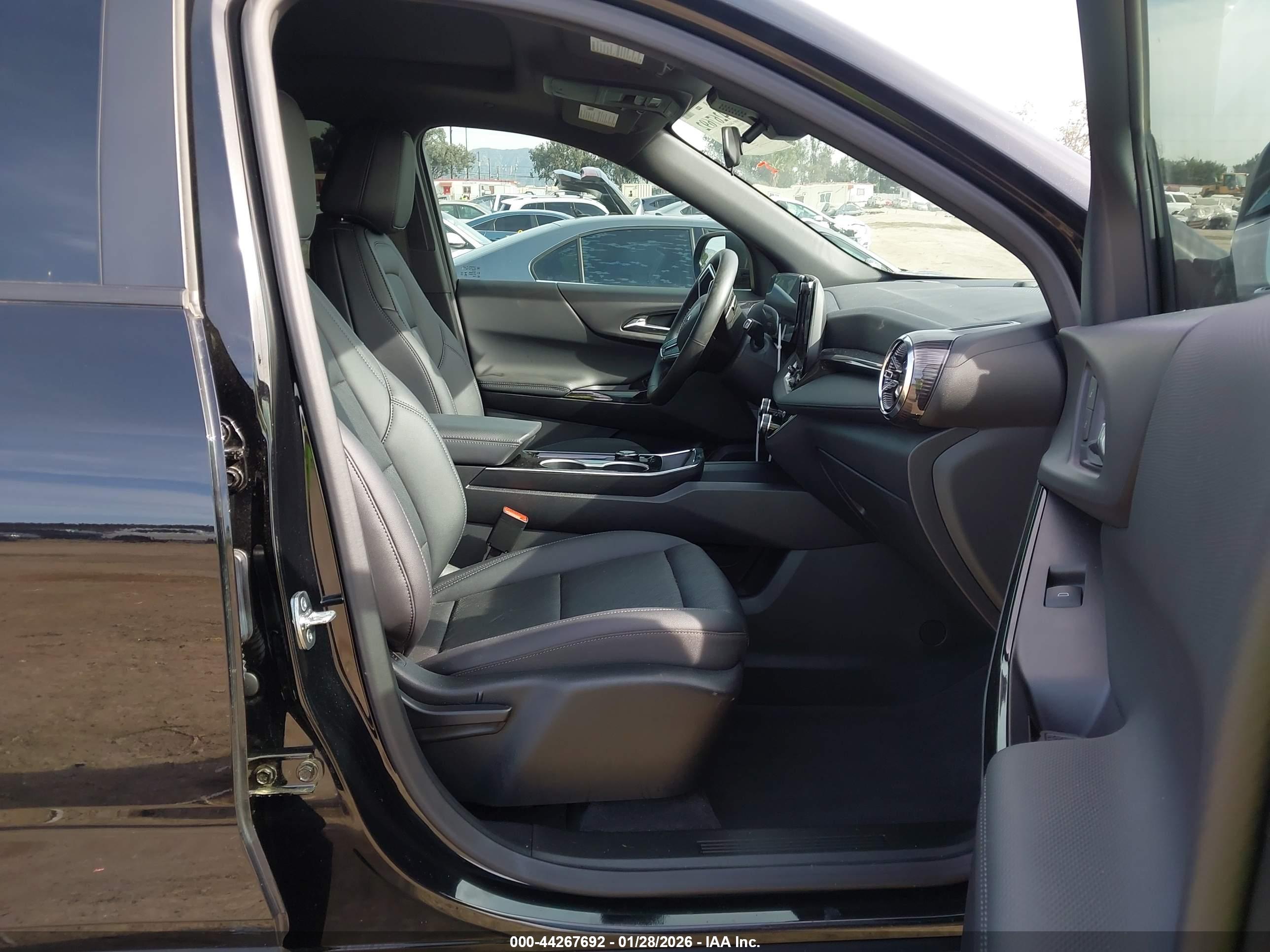 CHEVROLET EQUINOX image 5
