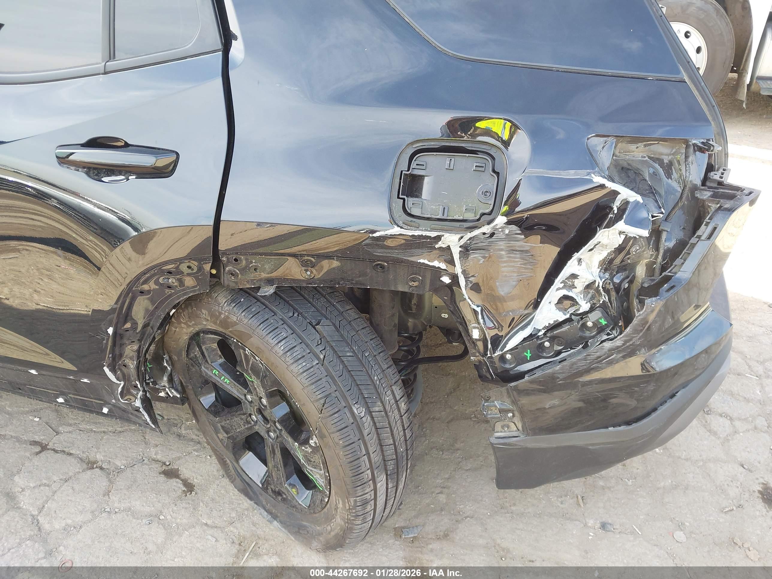 CHEVROLET EQUINOX image 6
