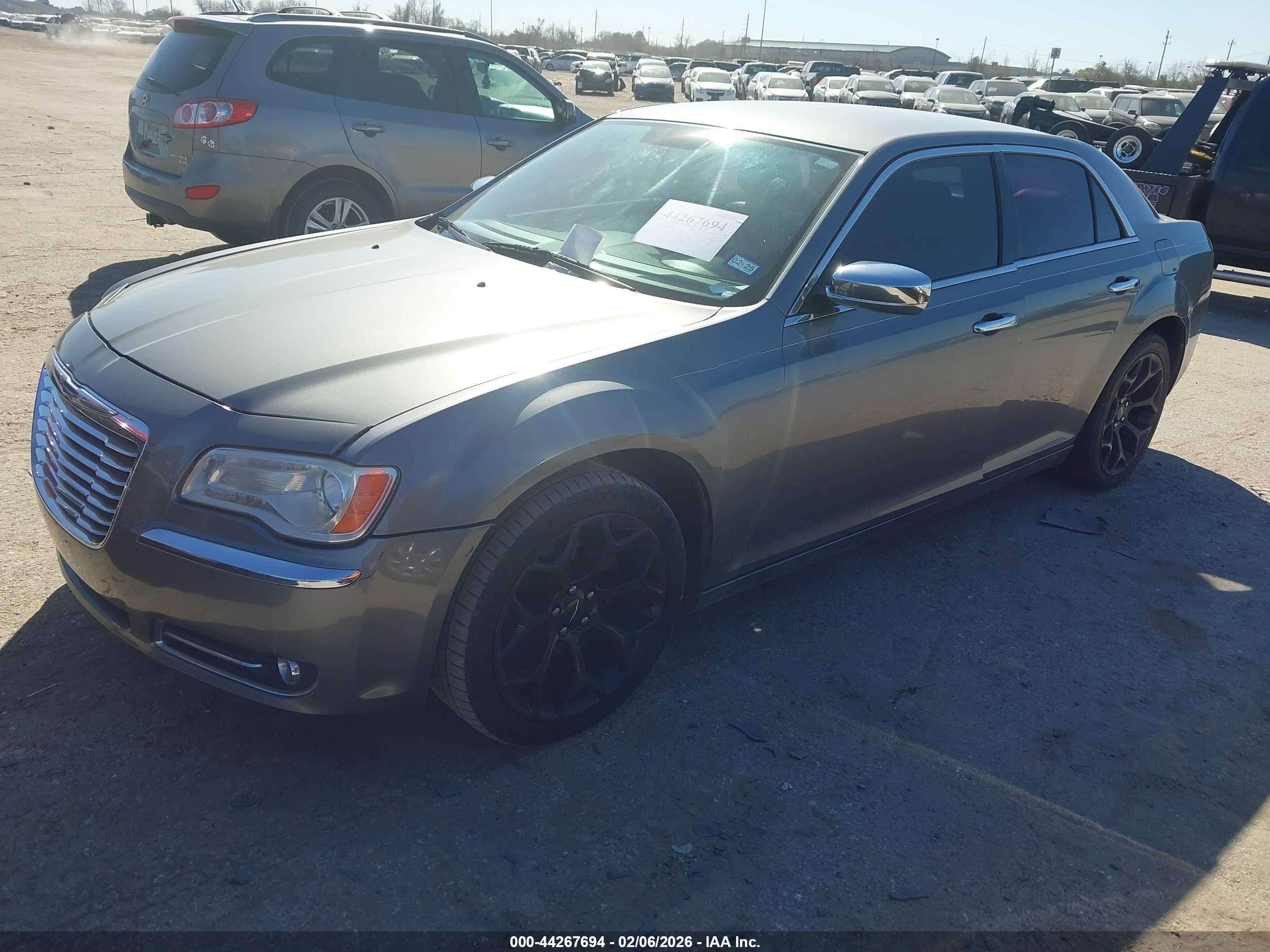 CHRYSLER 300 image 2
