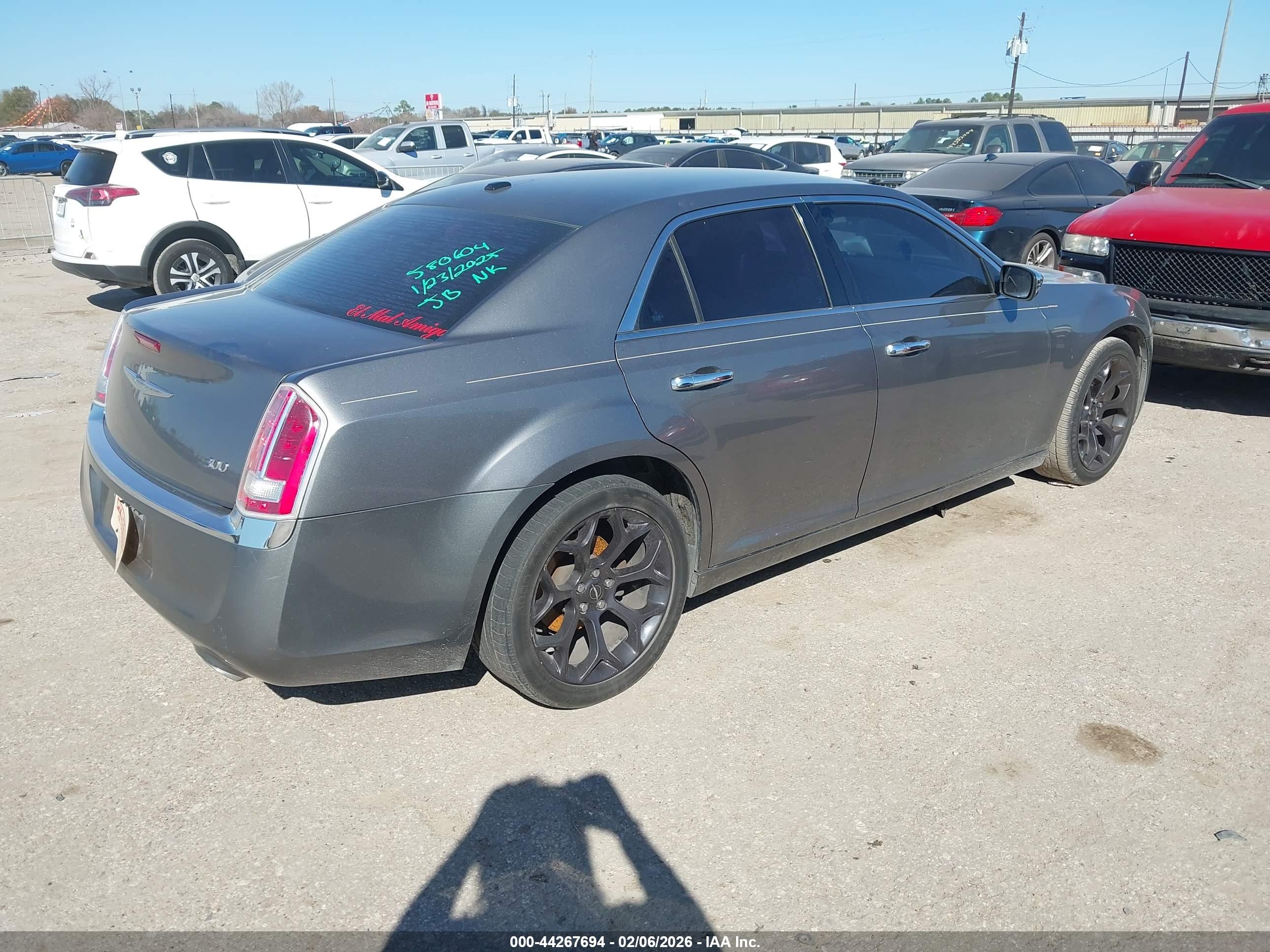 CHRYSLER 300 image 4