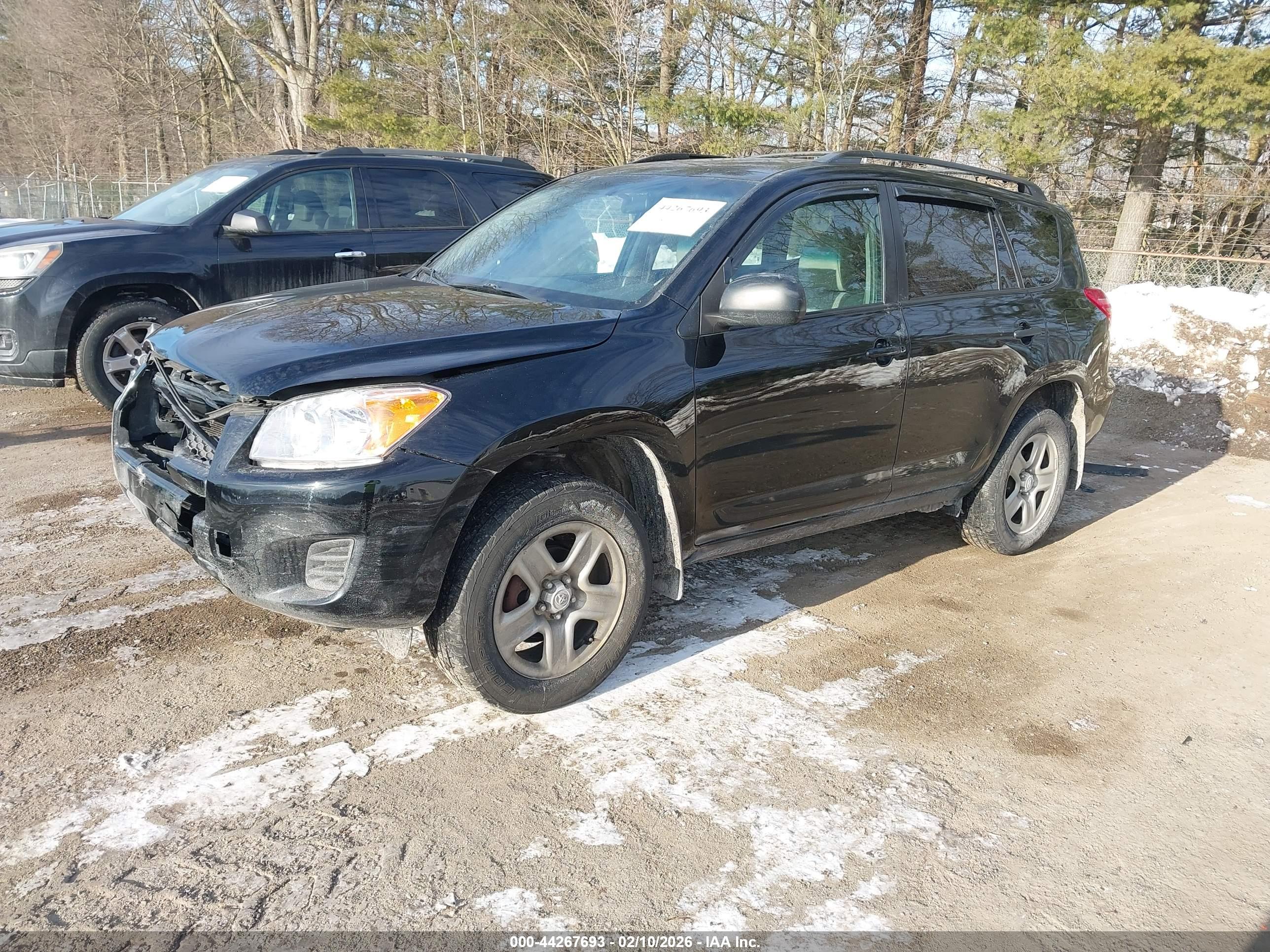 TOYOTA RAV4 image 2
