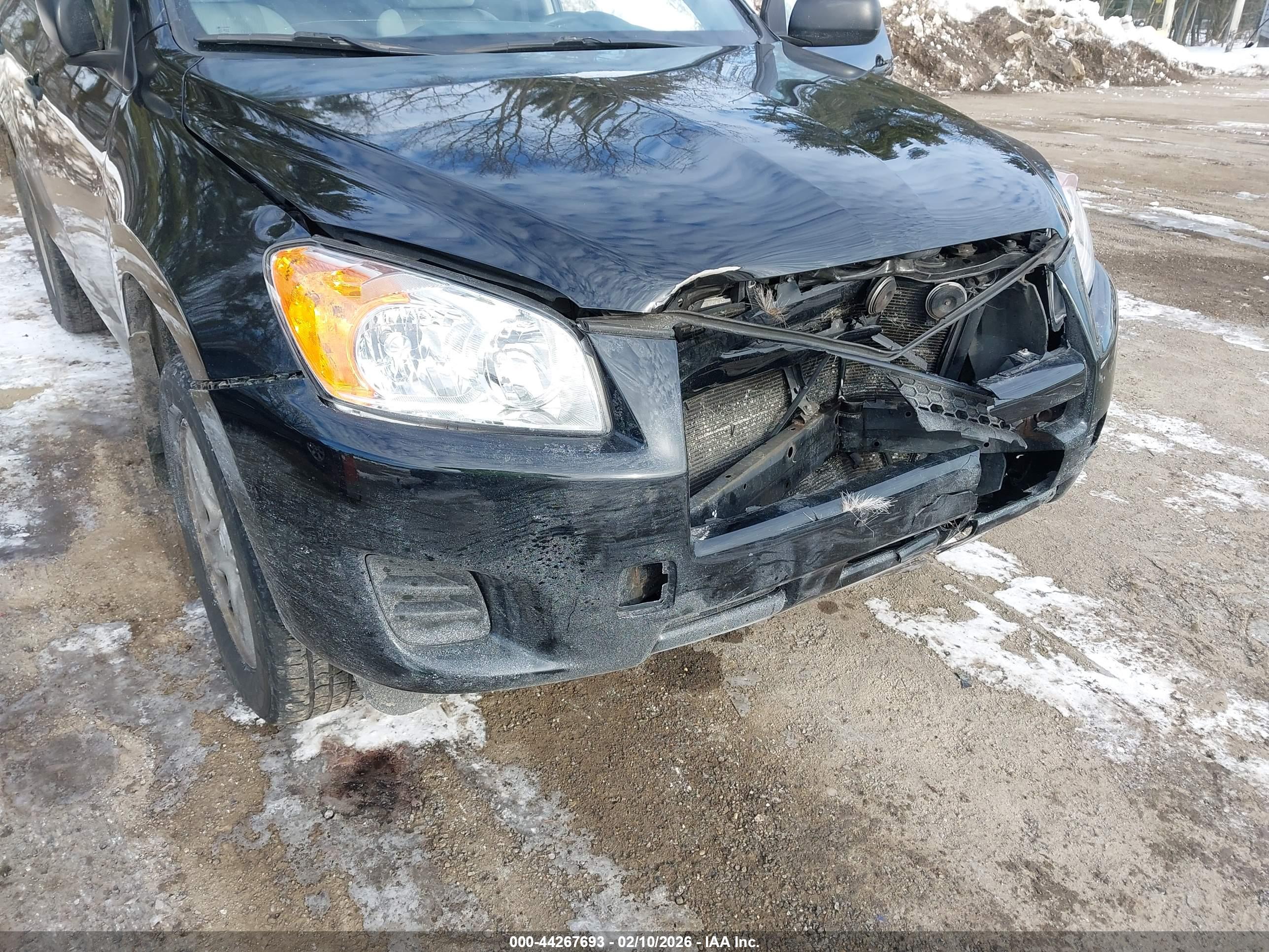 TOYOTA RAV4 image 6