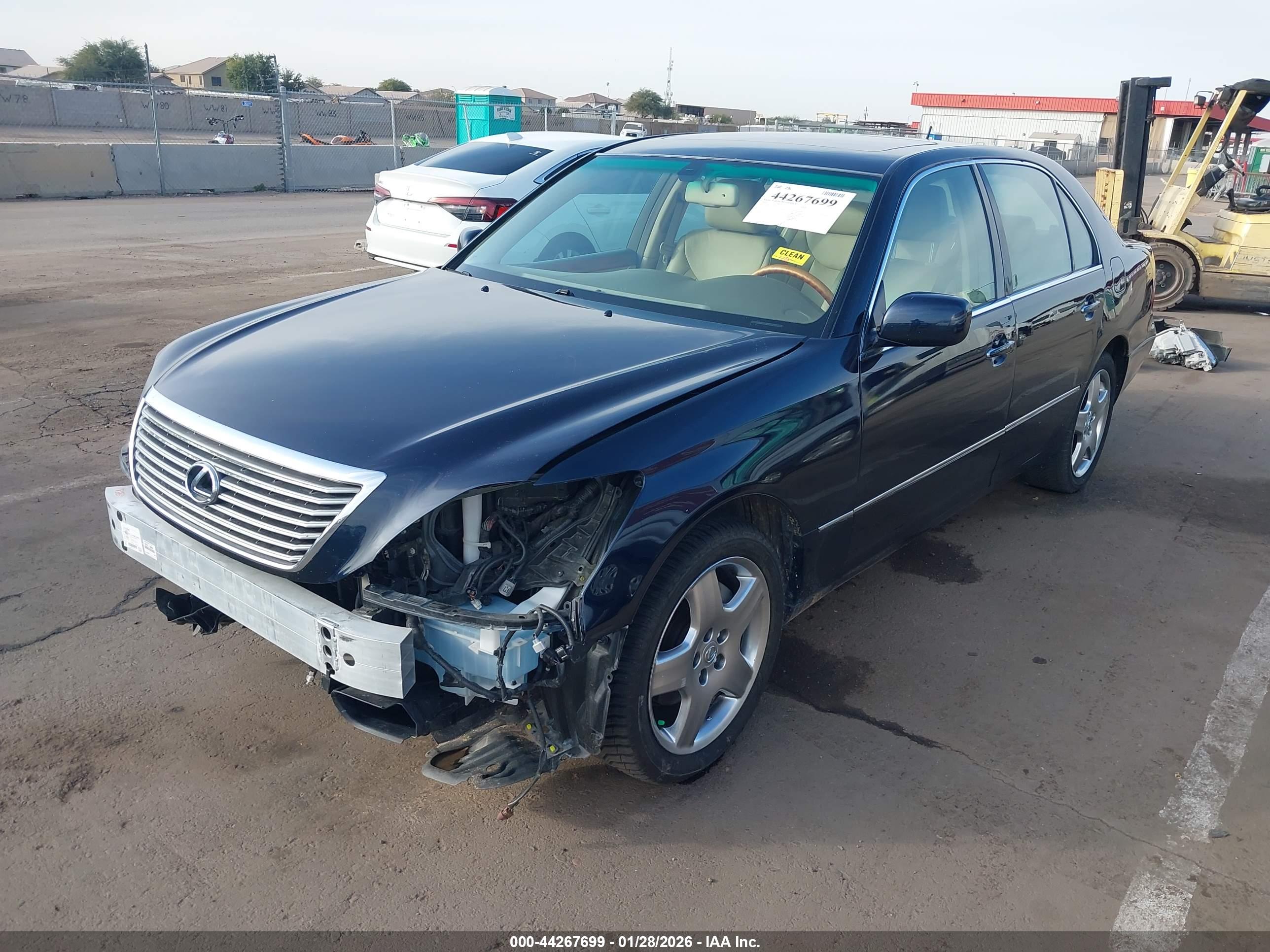 LEXUS LS image 2