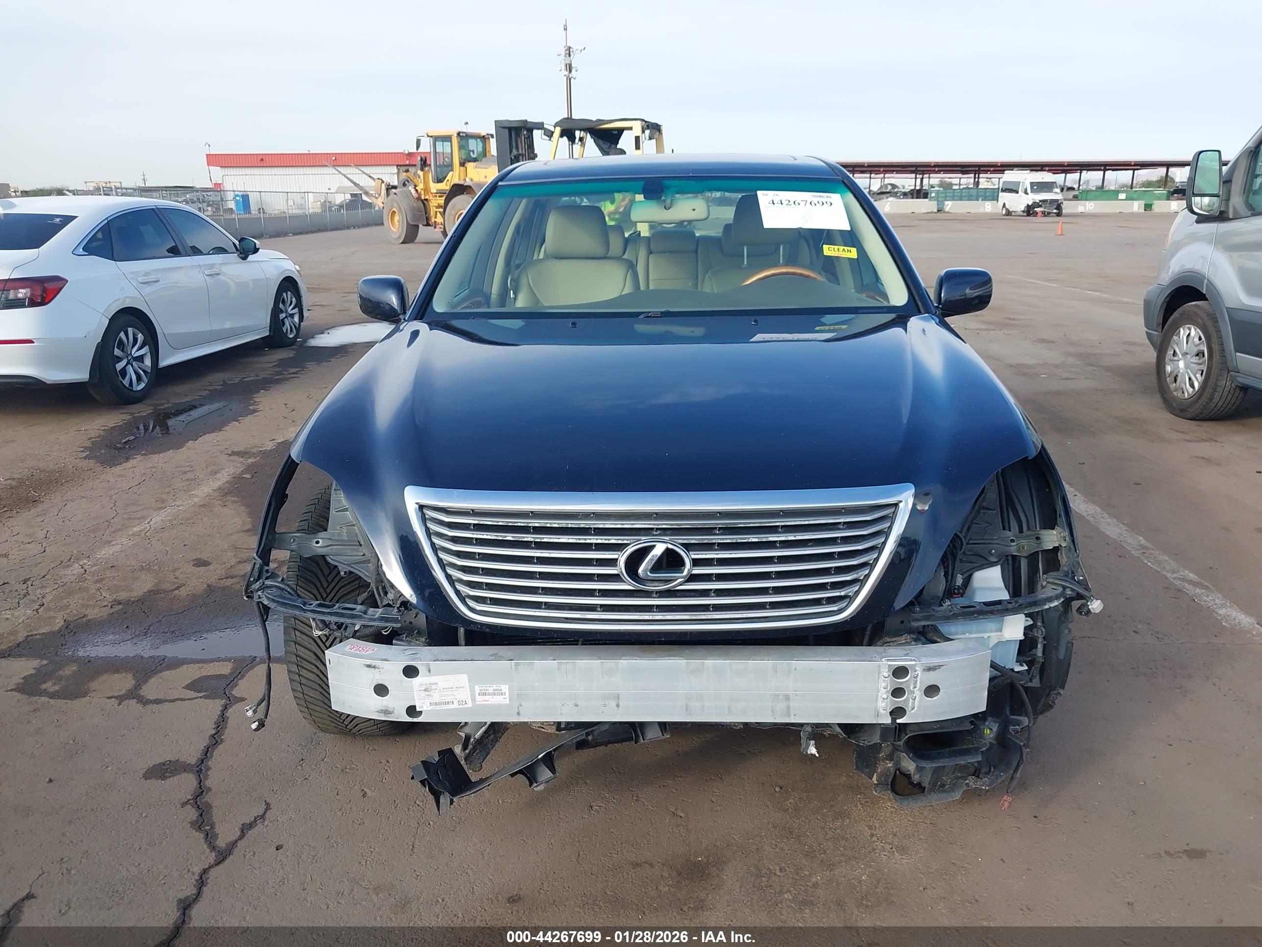 LEXUS LS image 6