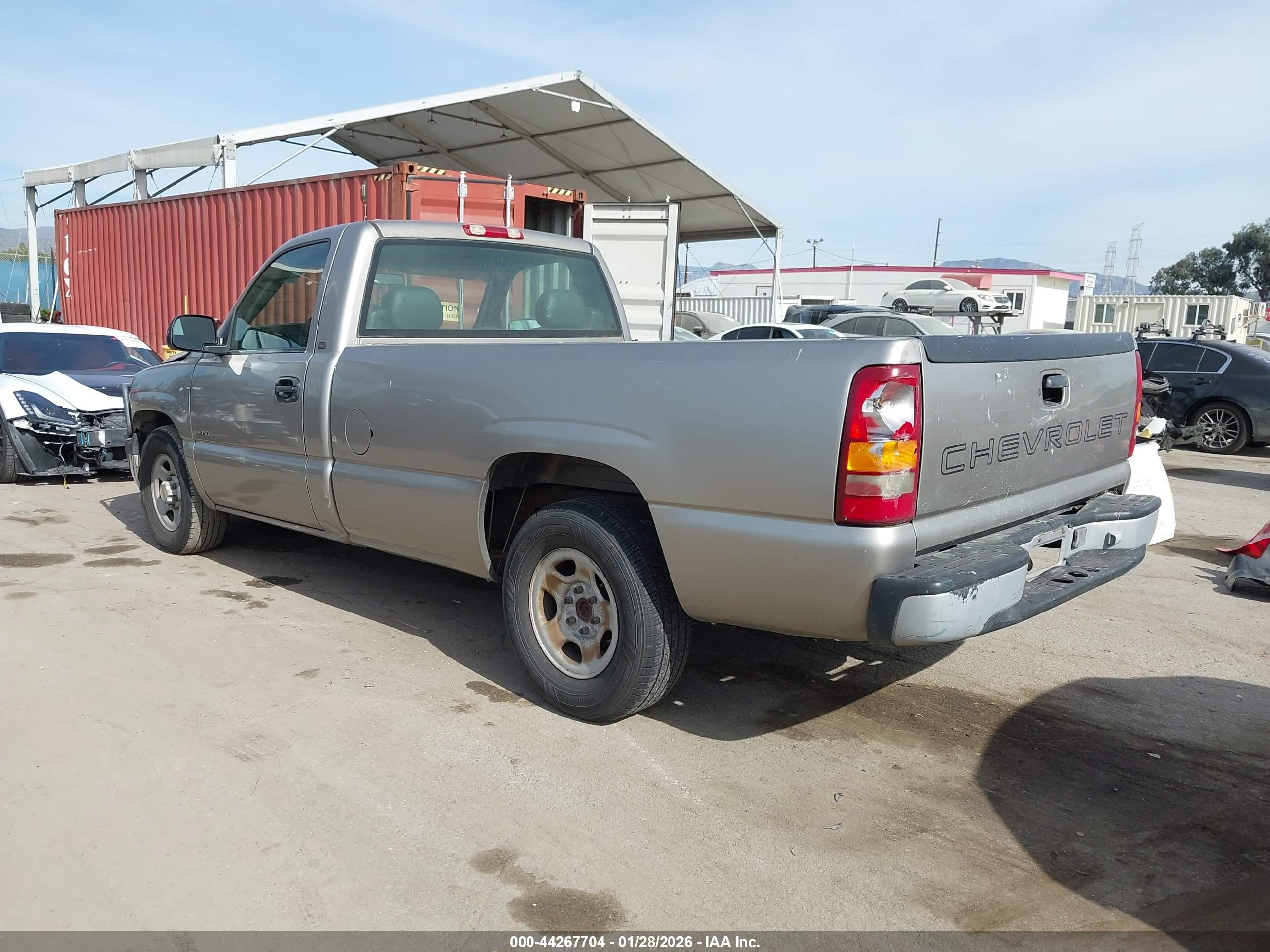 CHEVROLET SILVERADO image 3