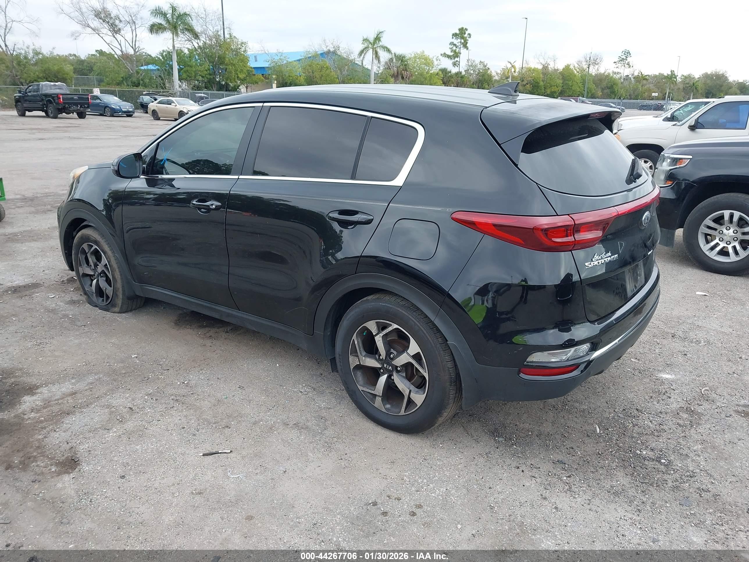 KIA SPORTAGE image 3
