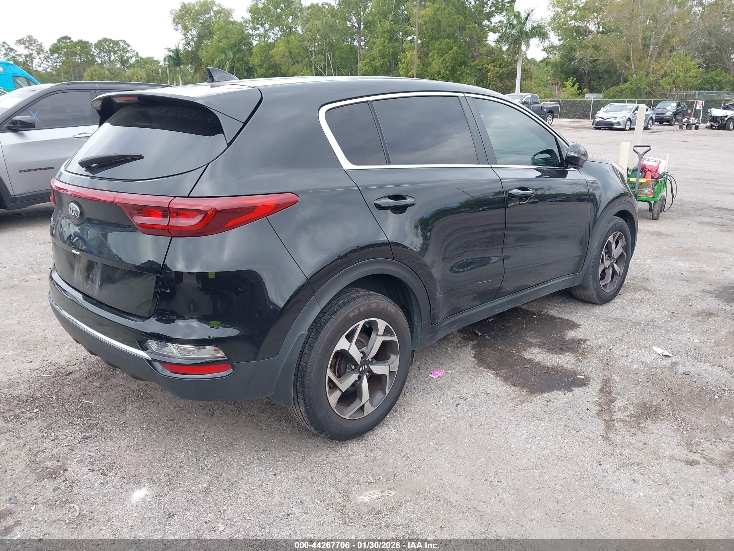 KIA SPORTAGE image 4