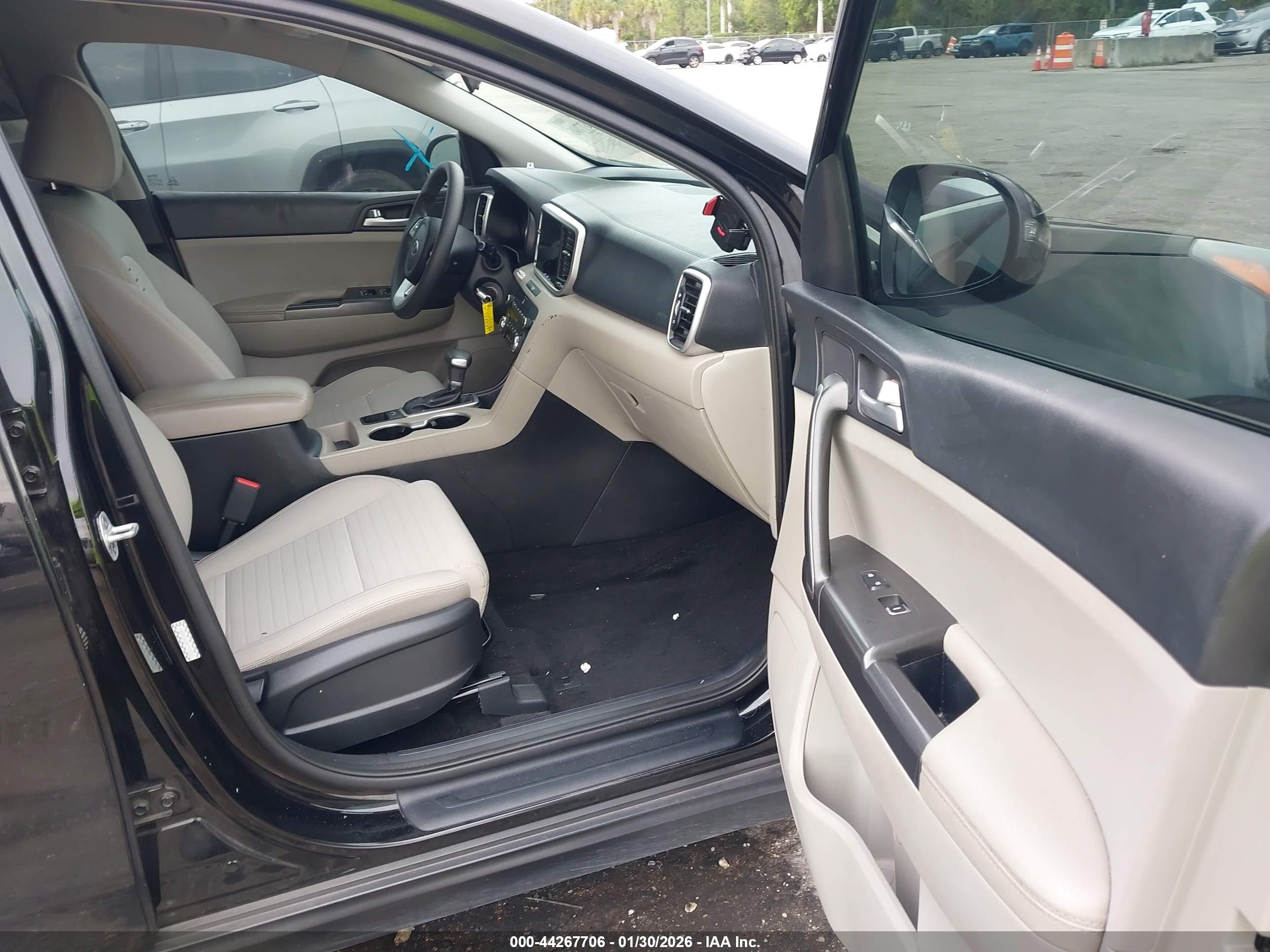 KIA SPORTAGE image 5