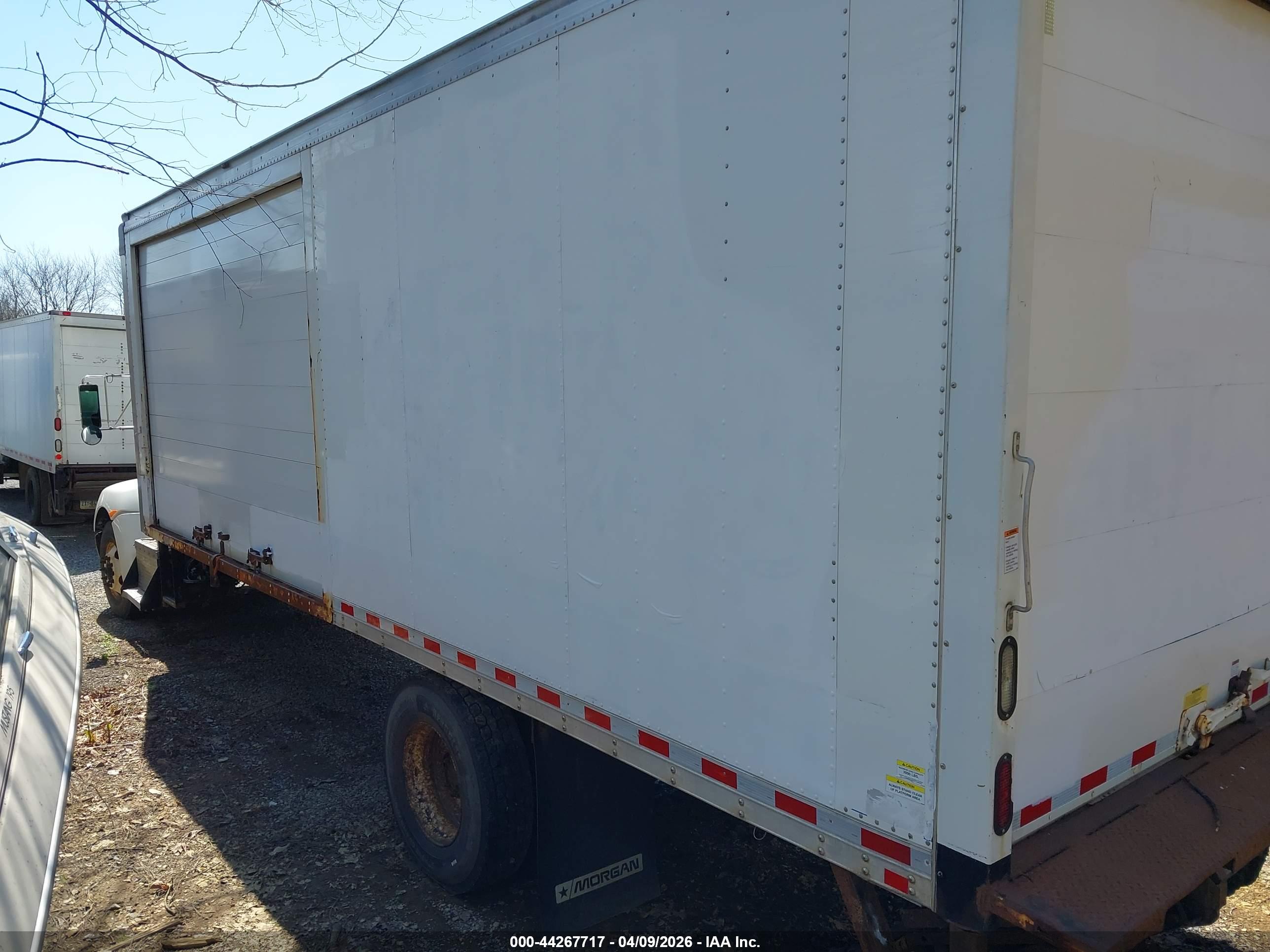 KENWORTH CONSTRUCTION image 3