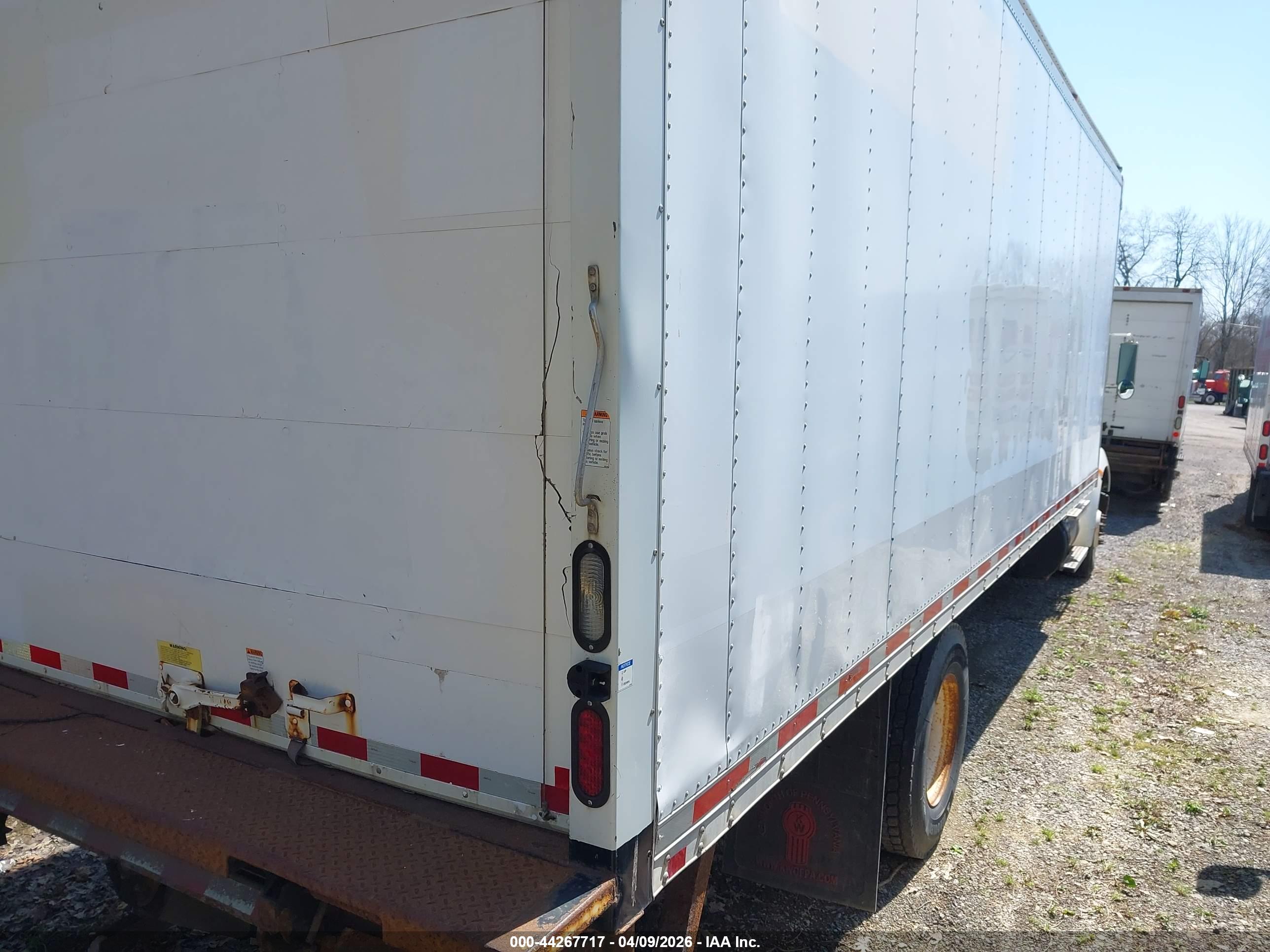 KENWORTH CONSTRUCTION image 4