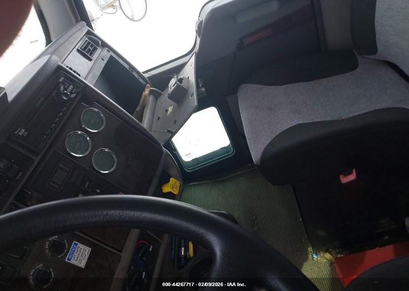 KENWORTH CONSTRUCTION image 7