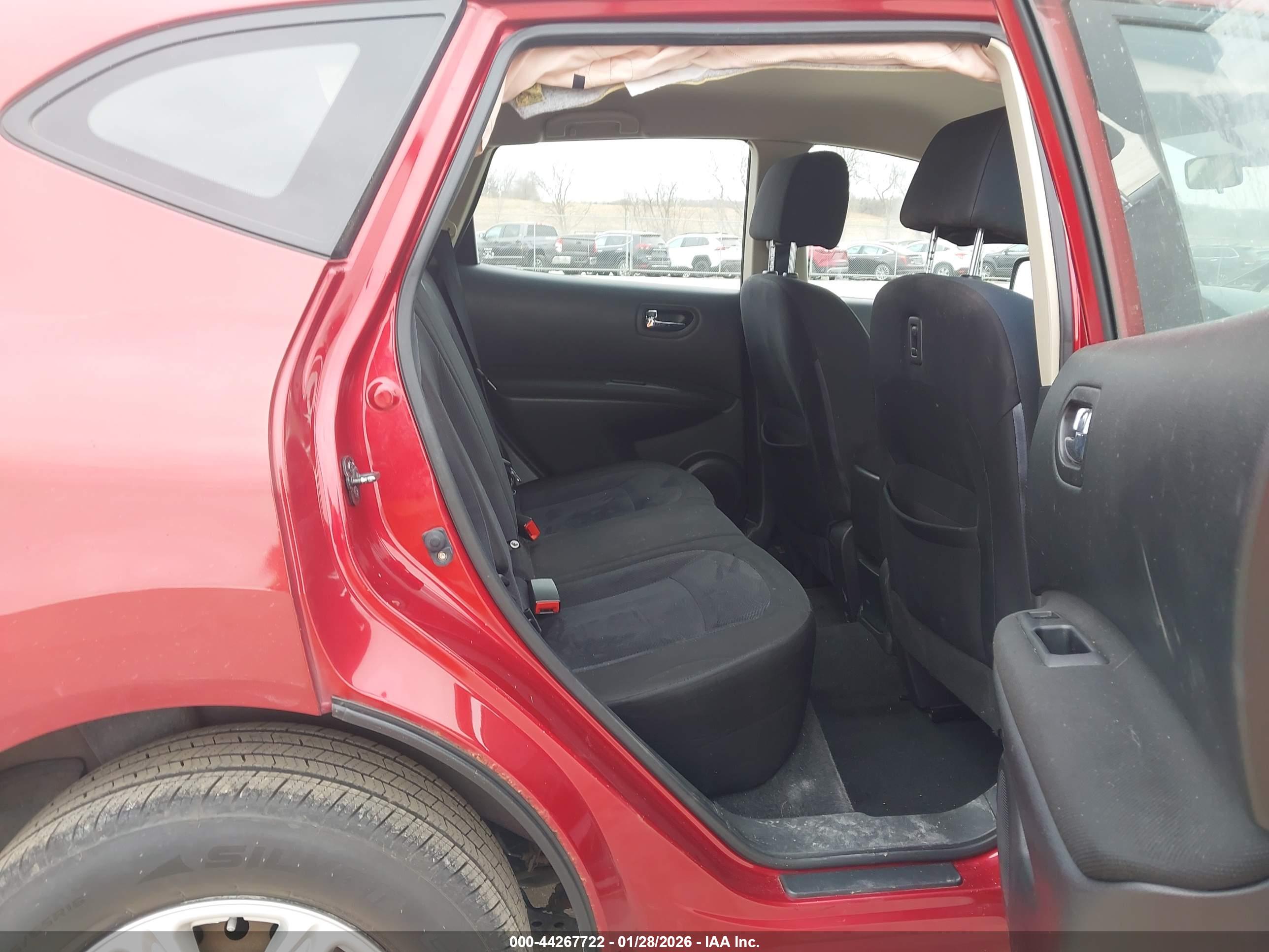 NISSAN ROGUE image 8
