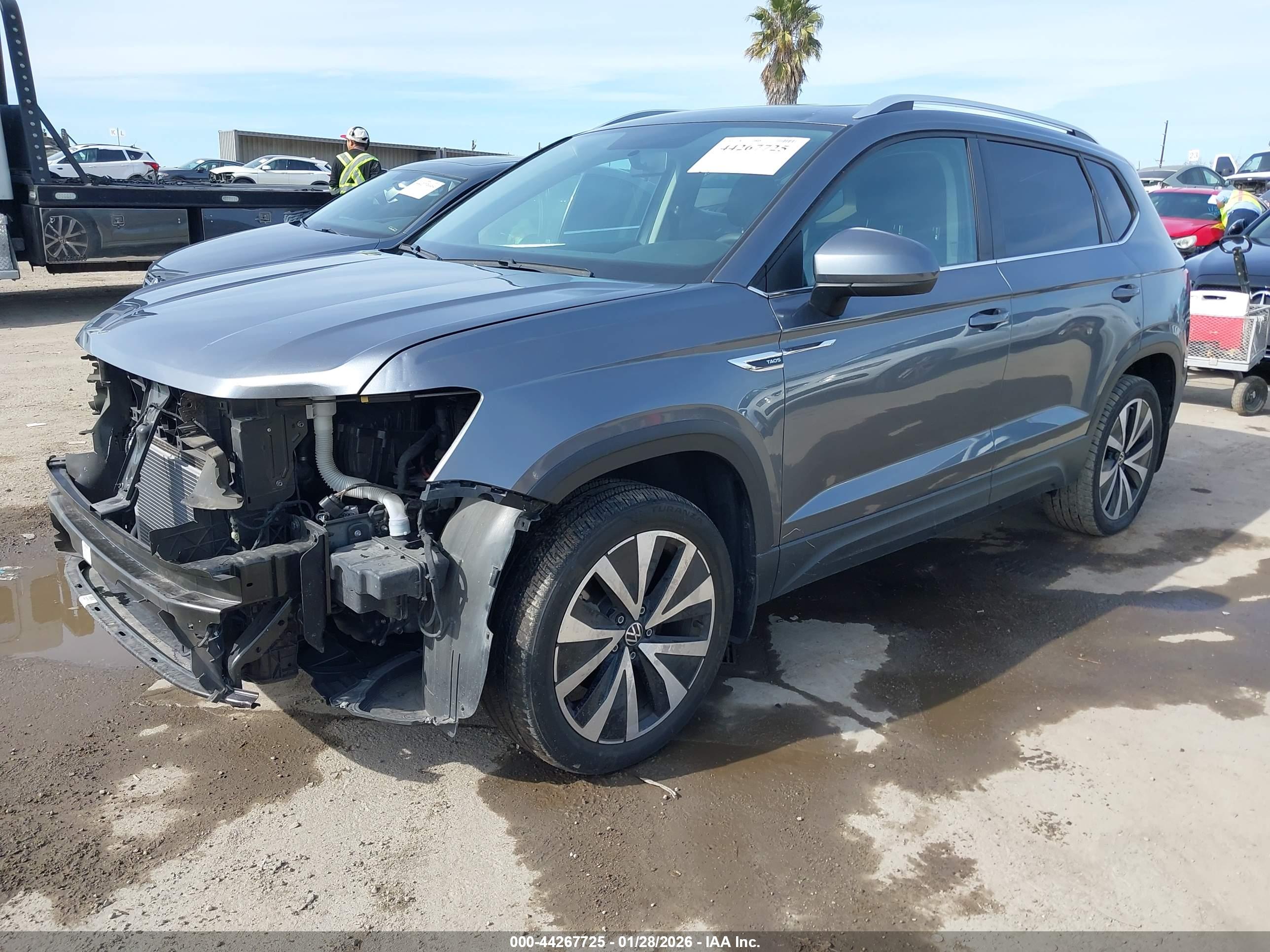 VOLKSWAGEN TAOS image 2